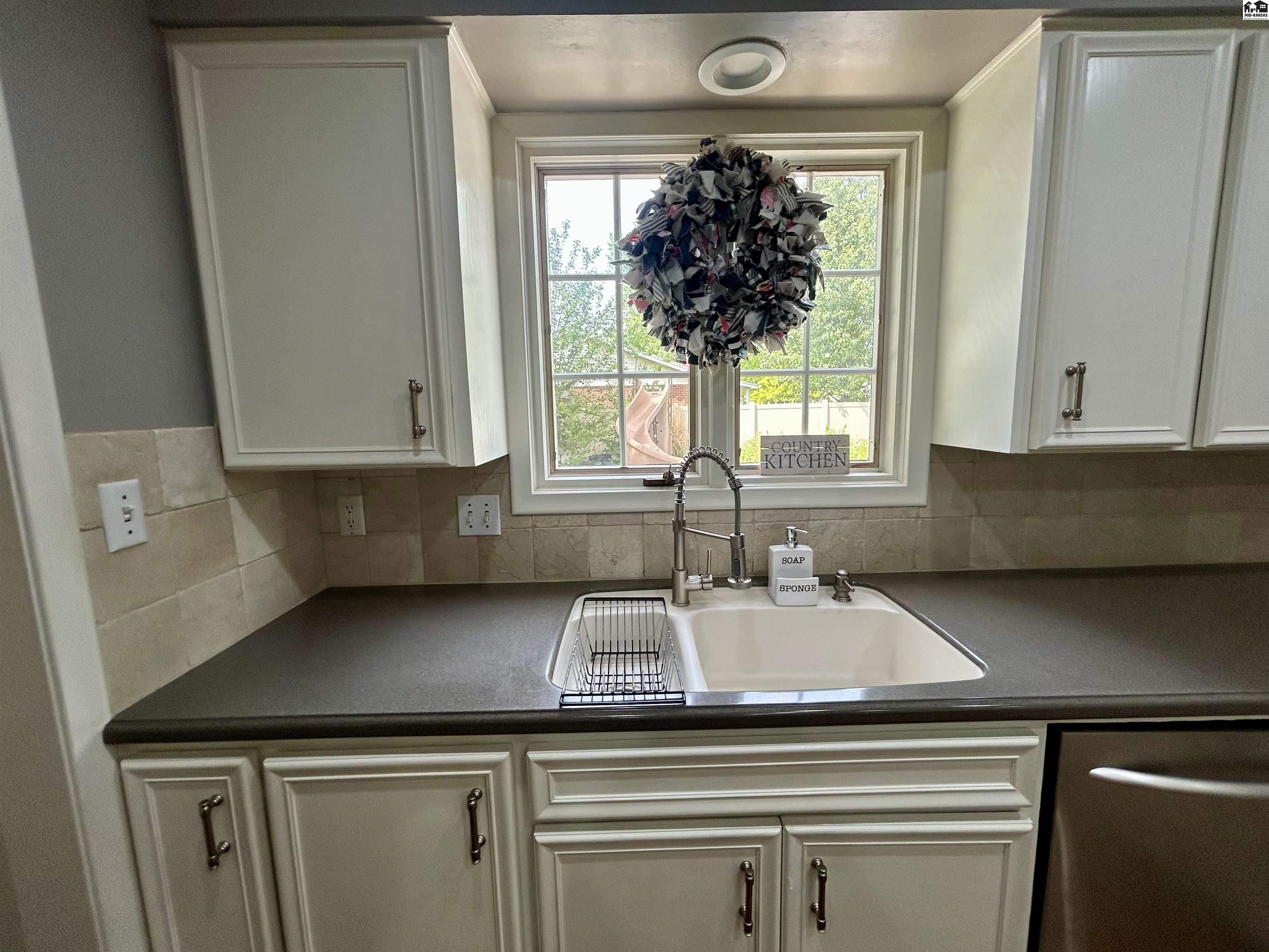 2722 Heather Parkway Hutchinson KS 67502