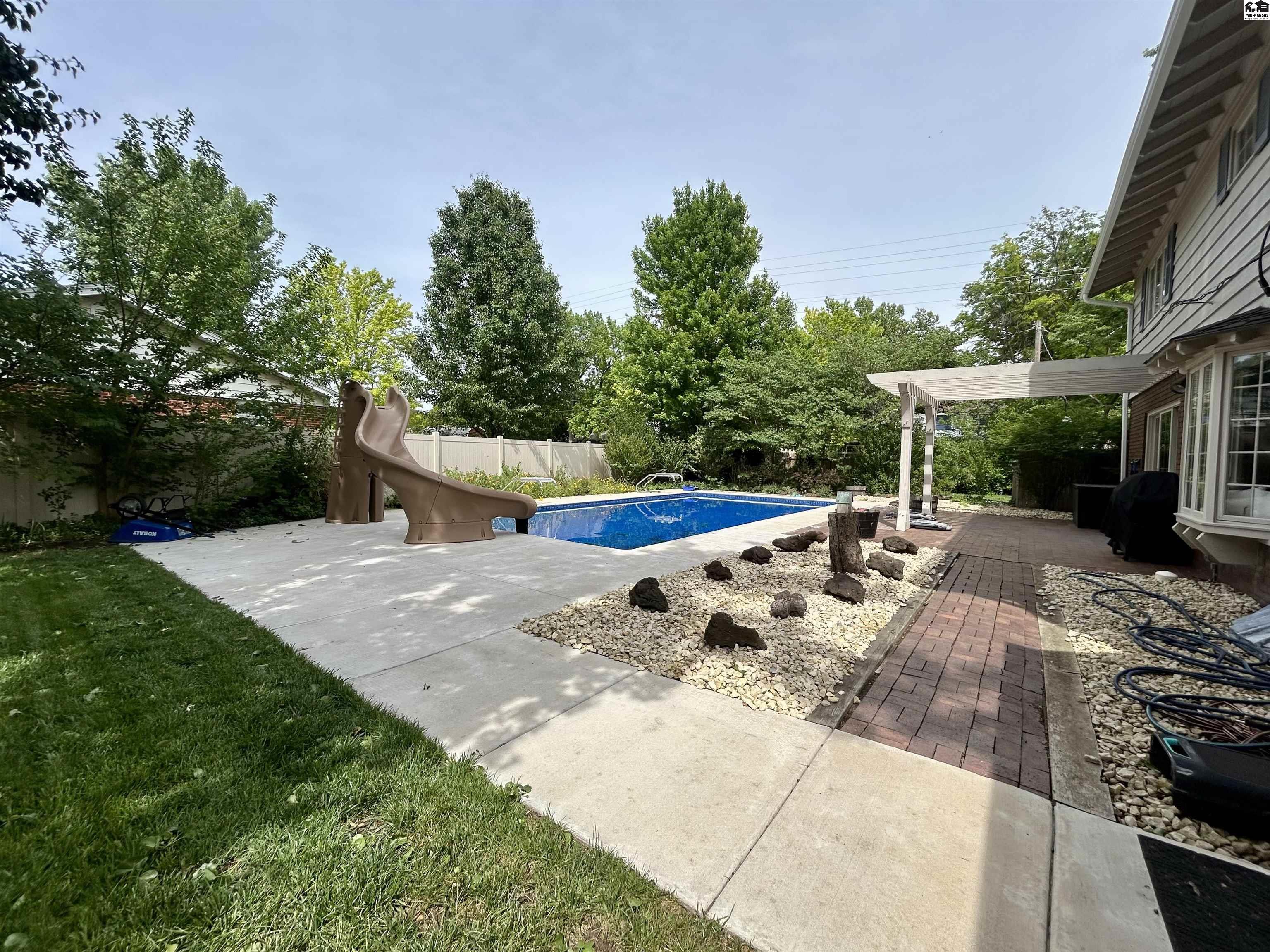 2722 Heather Parkway Hutchinson KS 67502