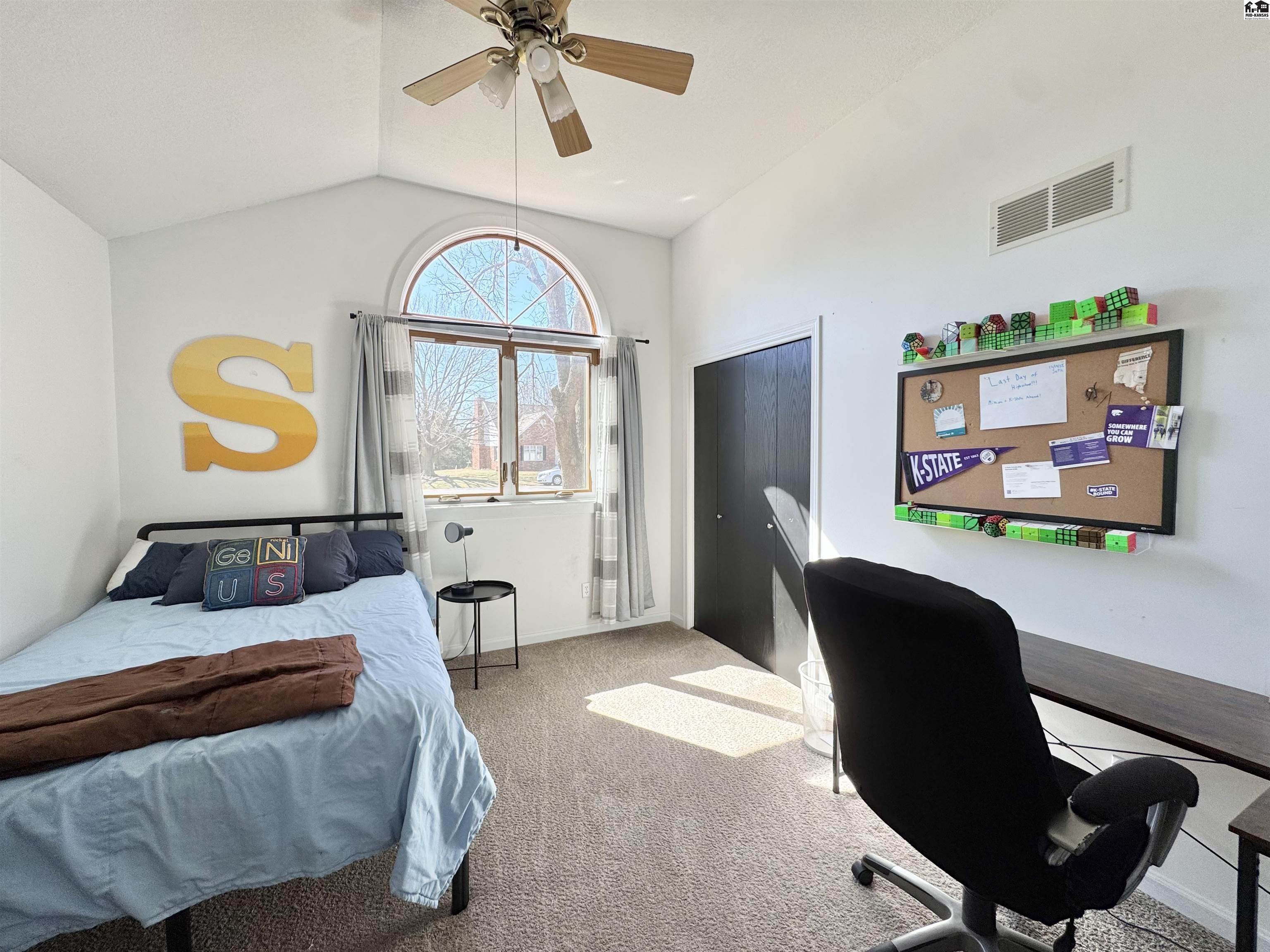 4010 Meadow Ridge Hutchinson KS 67502