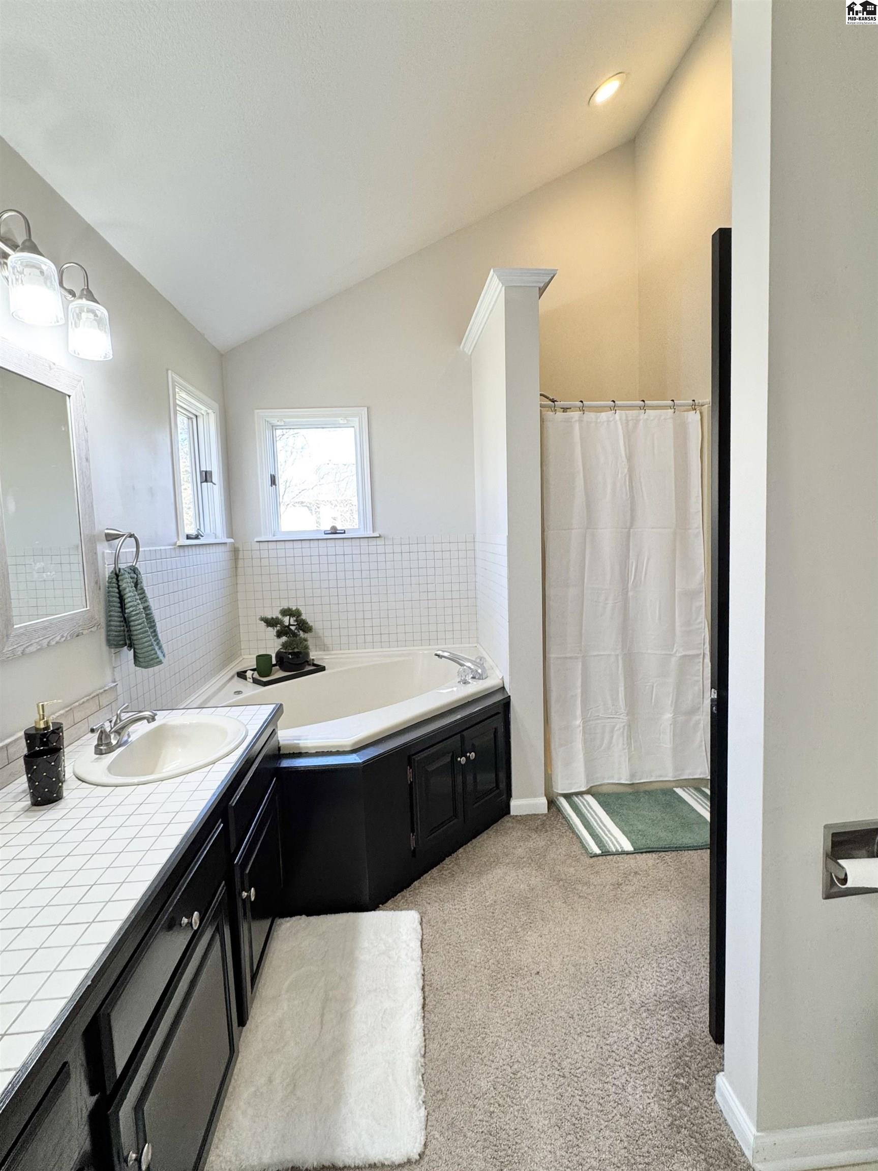 4010 Meadow Ridge Hutchinson KS 67502