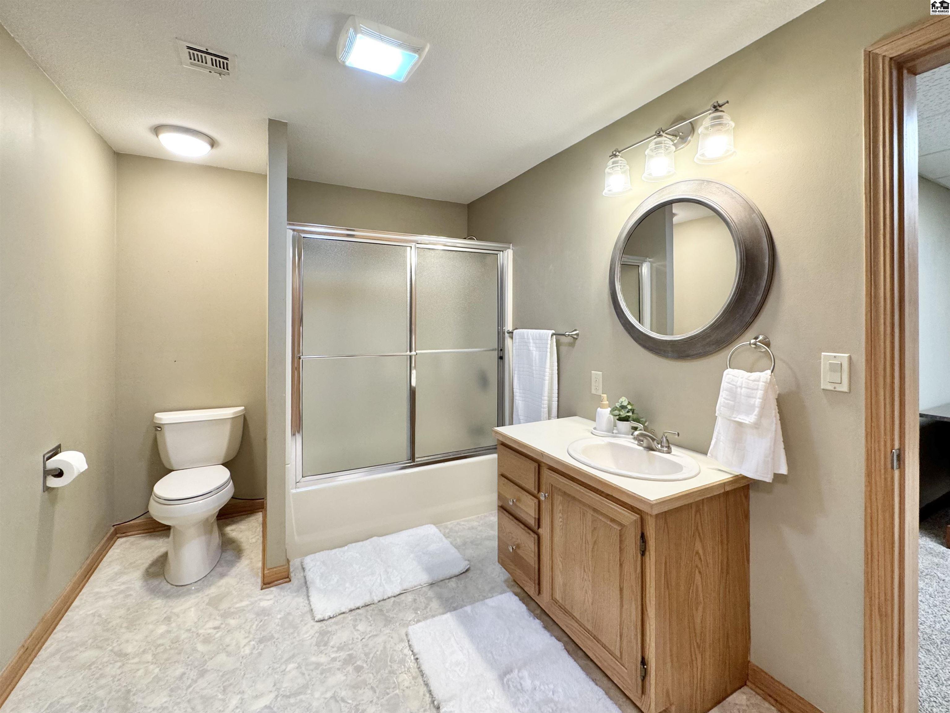 4010 Meadow Ridge Hutchinson KS 67502
