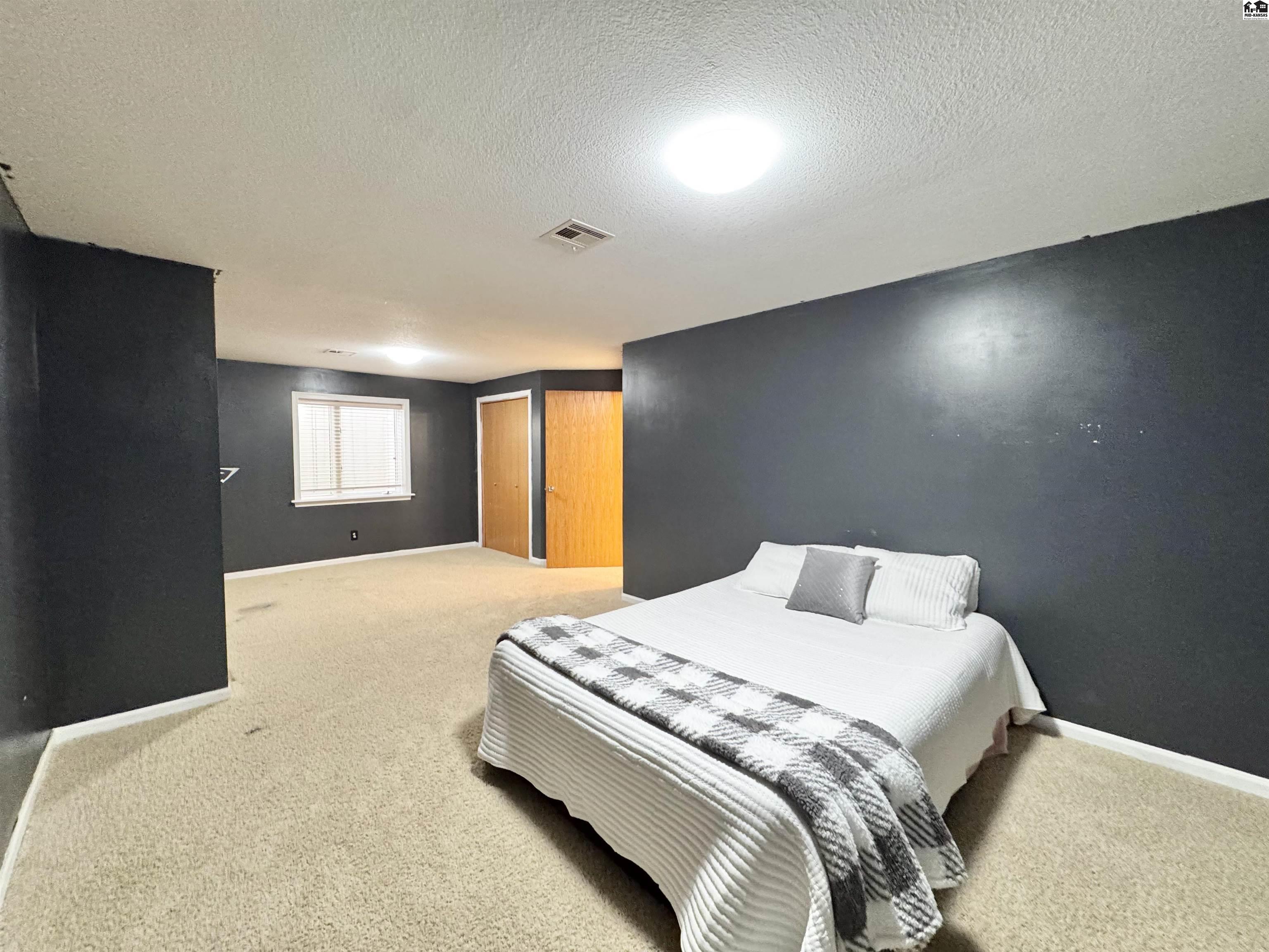4010 Meadow Ridge Hutchinson KS 67502