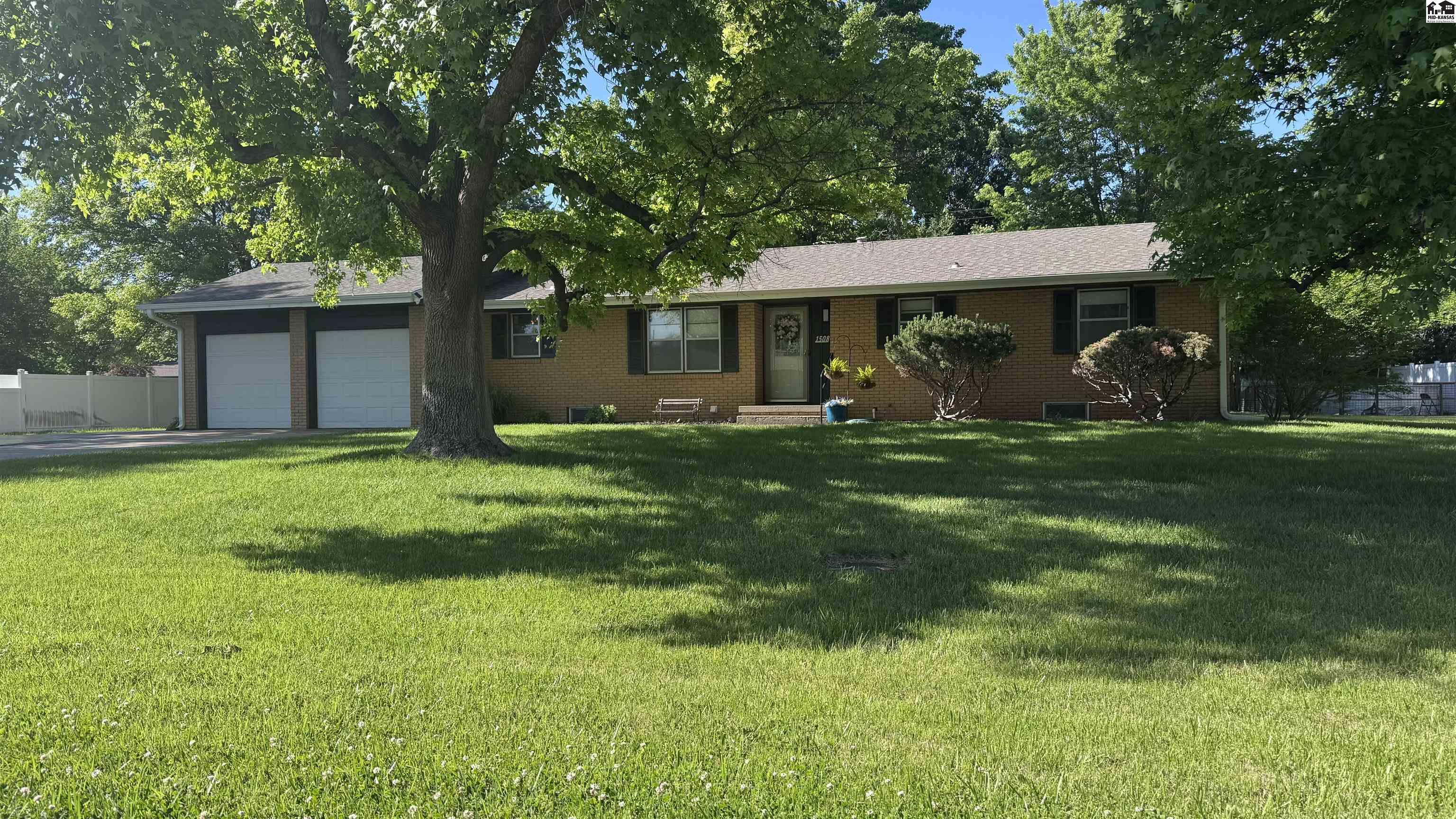 1508 Linda Lane Hutchinson KS 67502