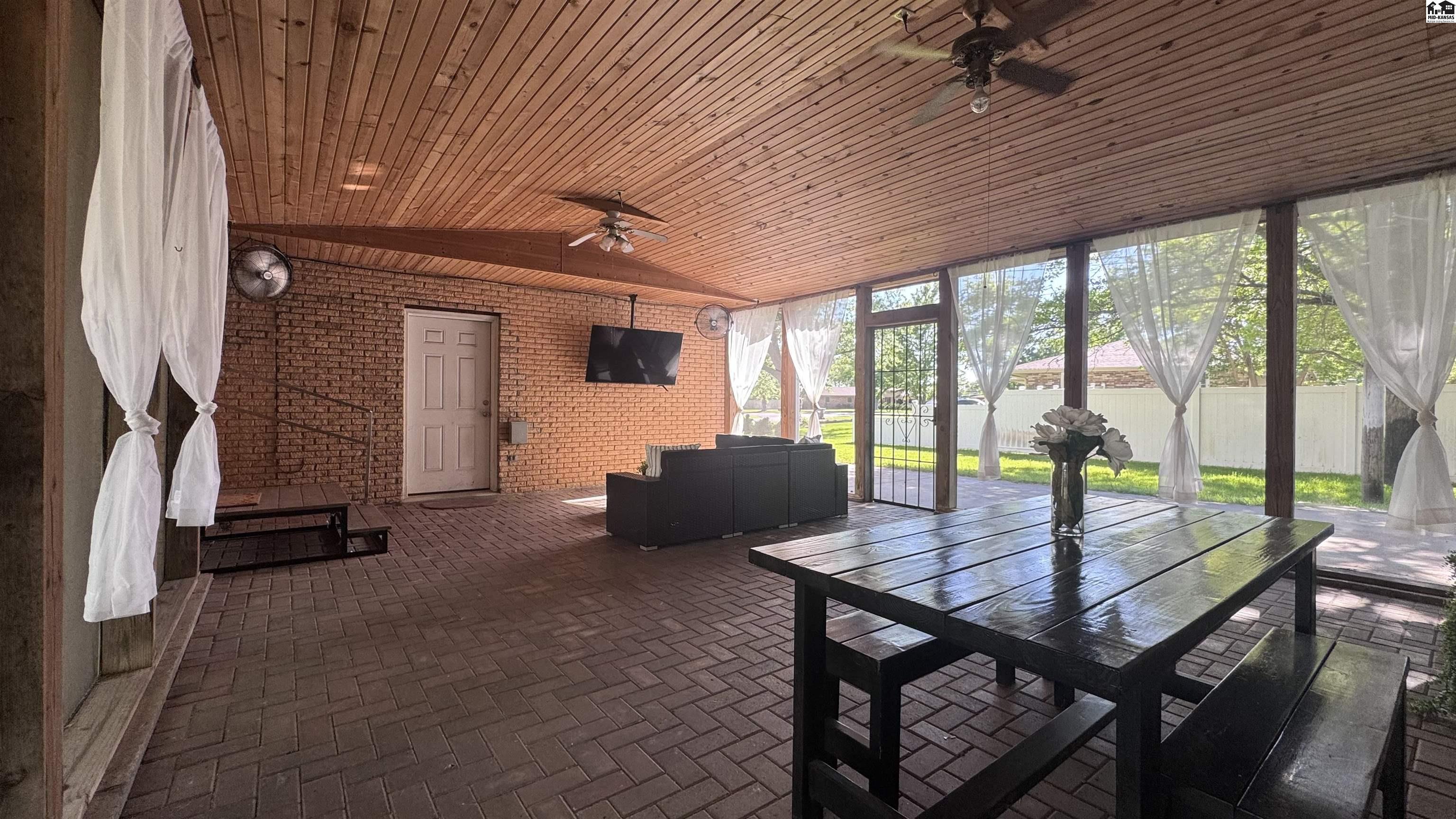 1508 Linda Lane Hutchinson KS 67502