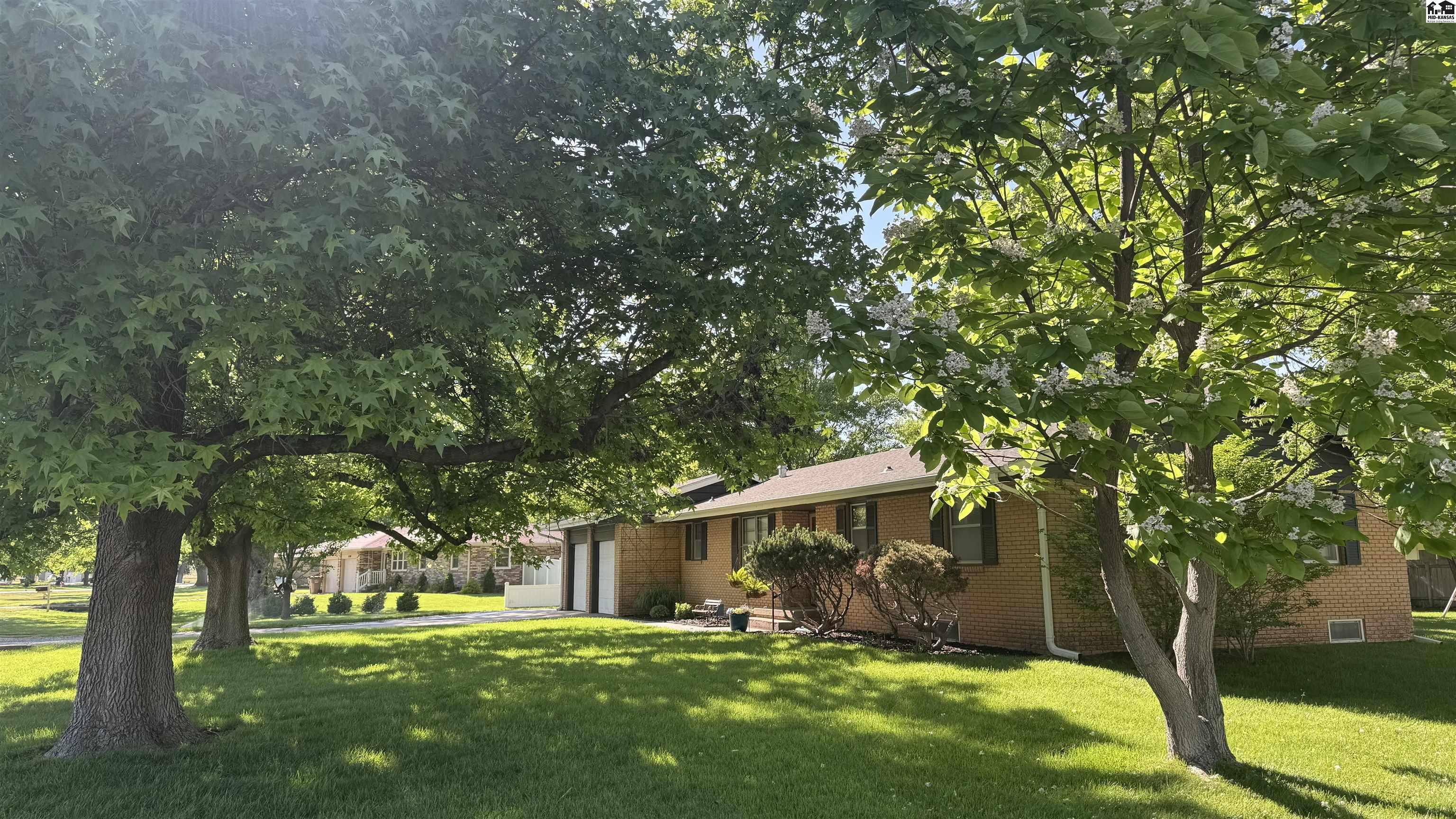 1508 Linda Lane Hutchinson KS 67502