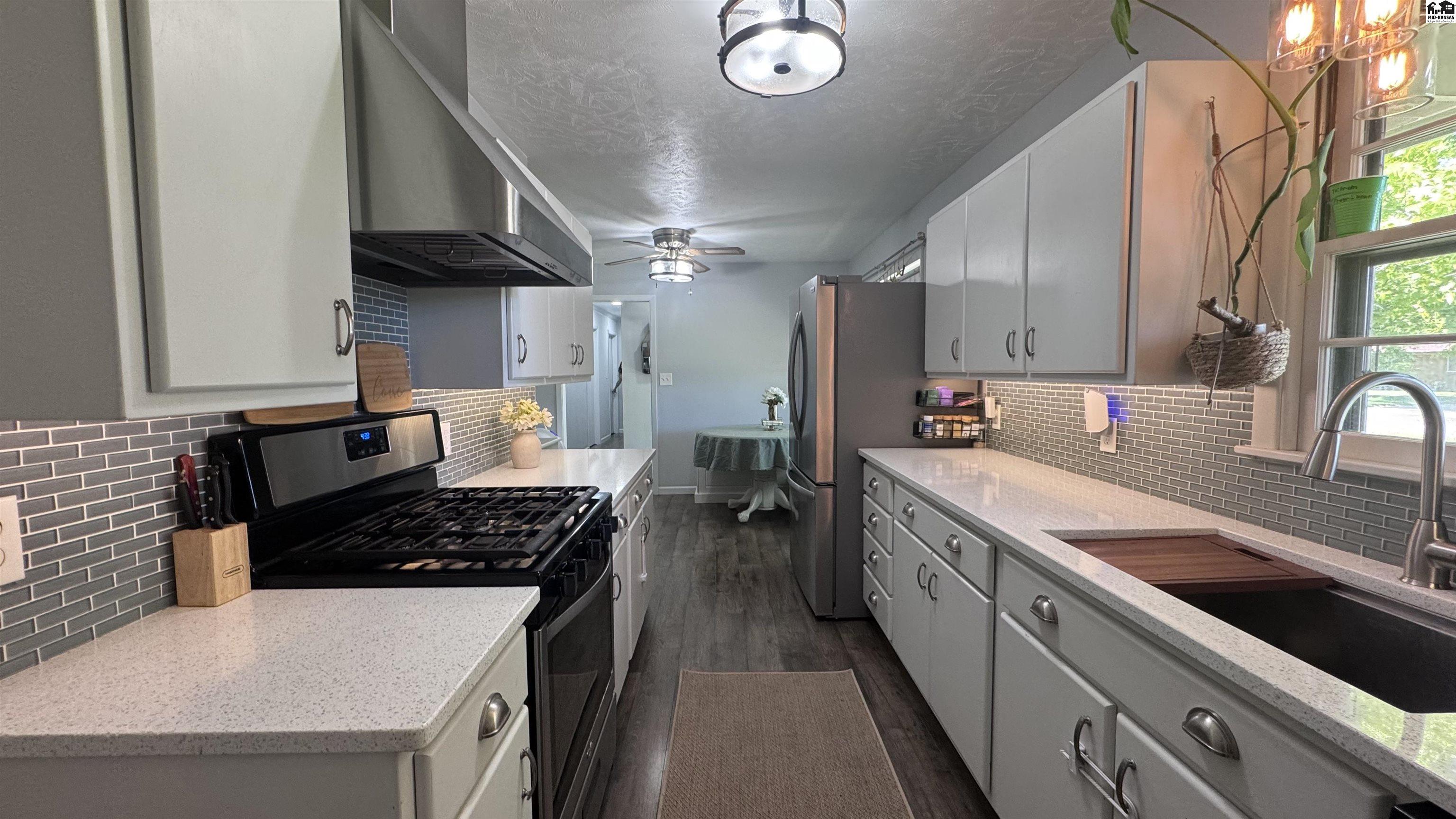 1508 Linda Lane Hutchinson KS 67502