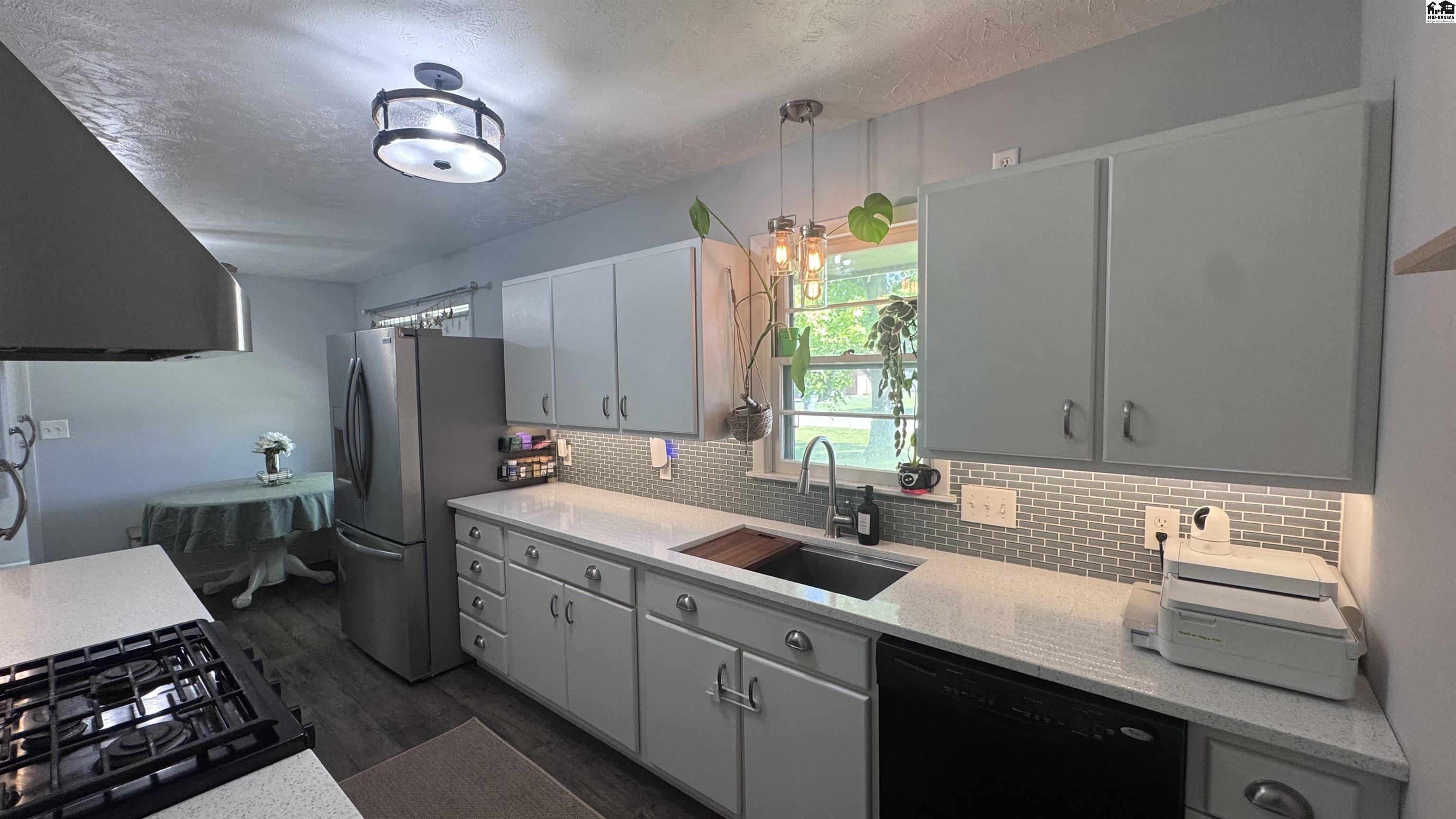 1508 Linda Lane Hutchinson KS 67502