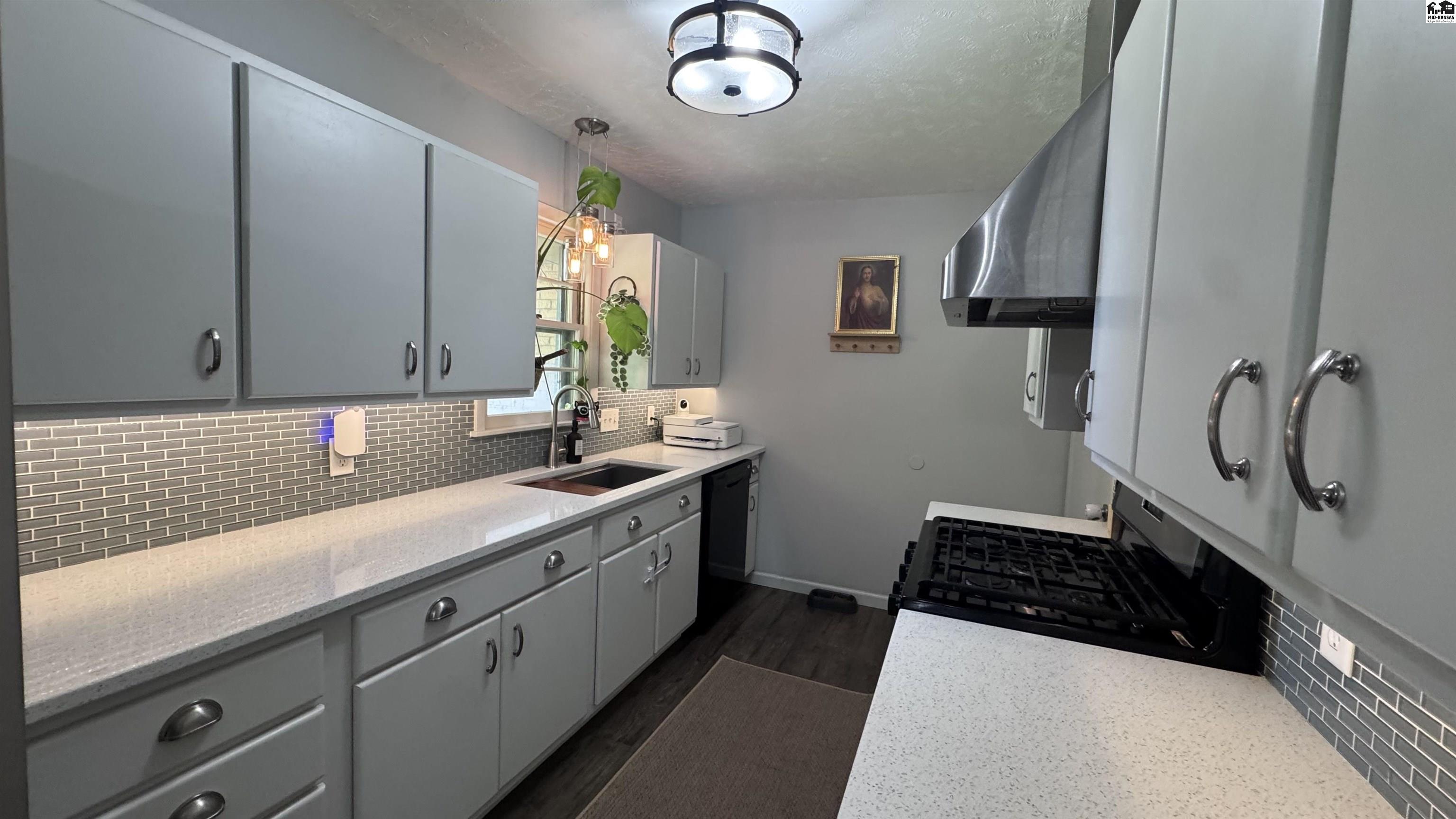 1508 Linda Lane Hutchinson KS 67502