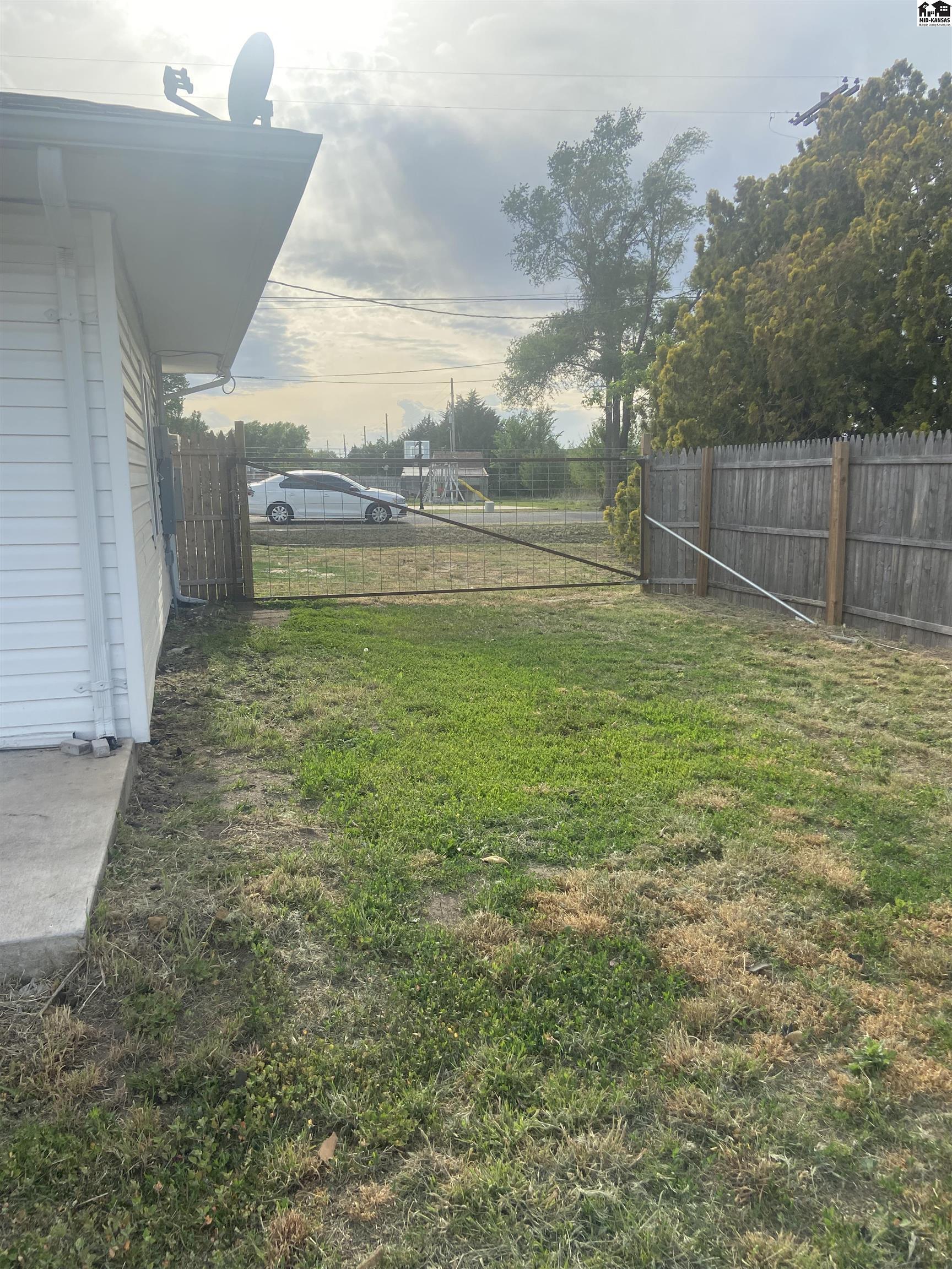 3124 N Stewart Street Hutchinson KS 67502
