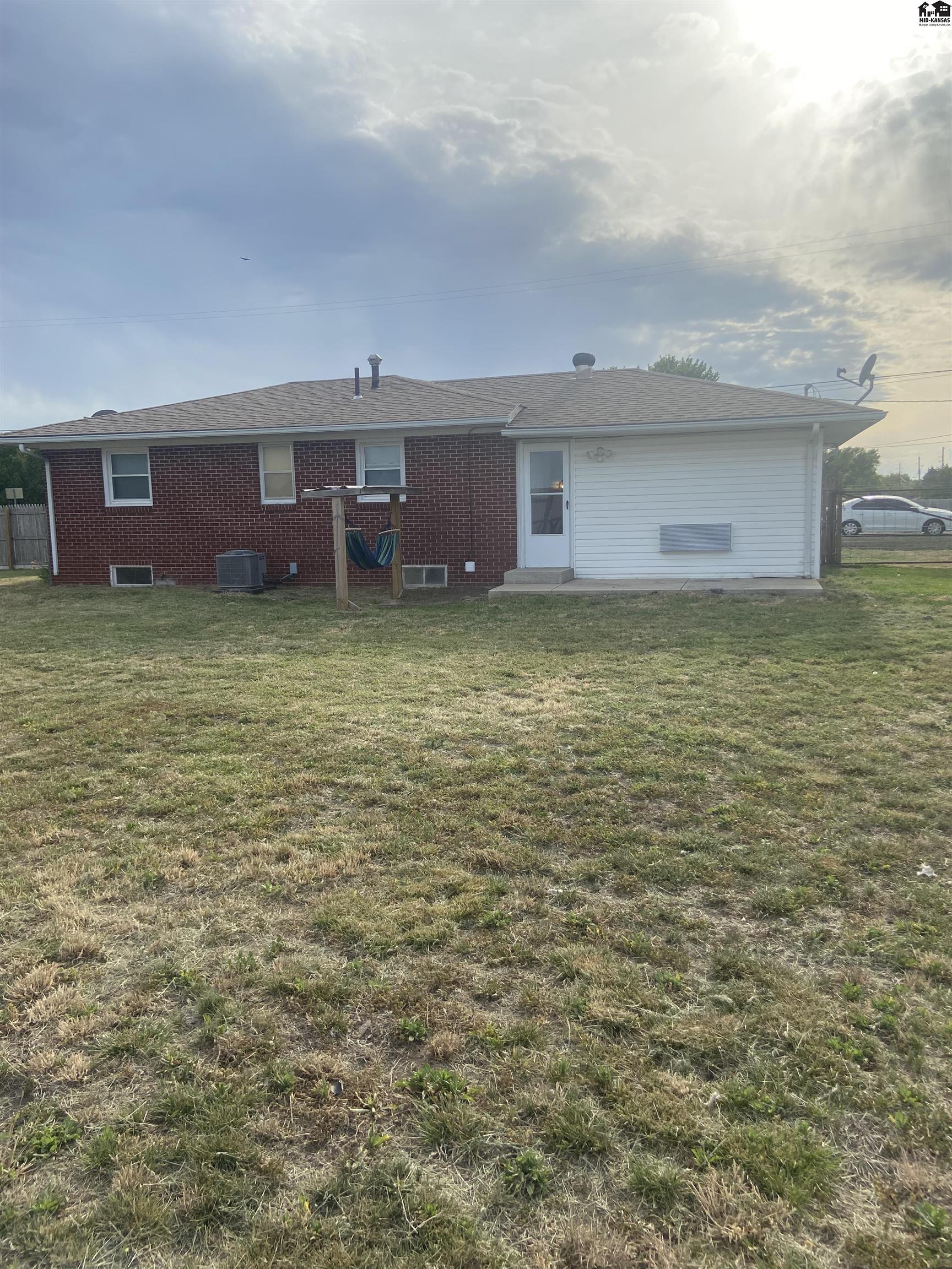 3124 N Stewart Street Hutchinson KS 67502