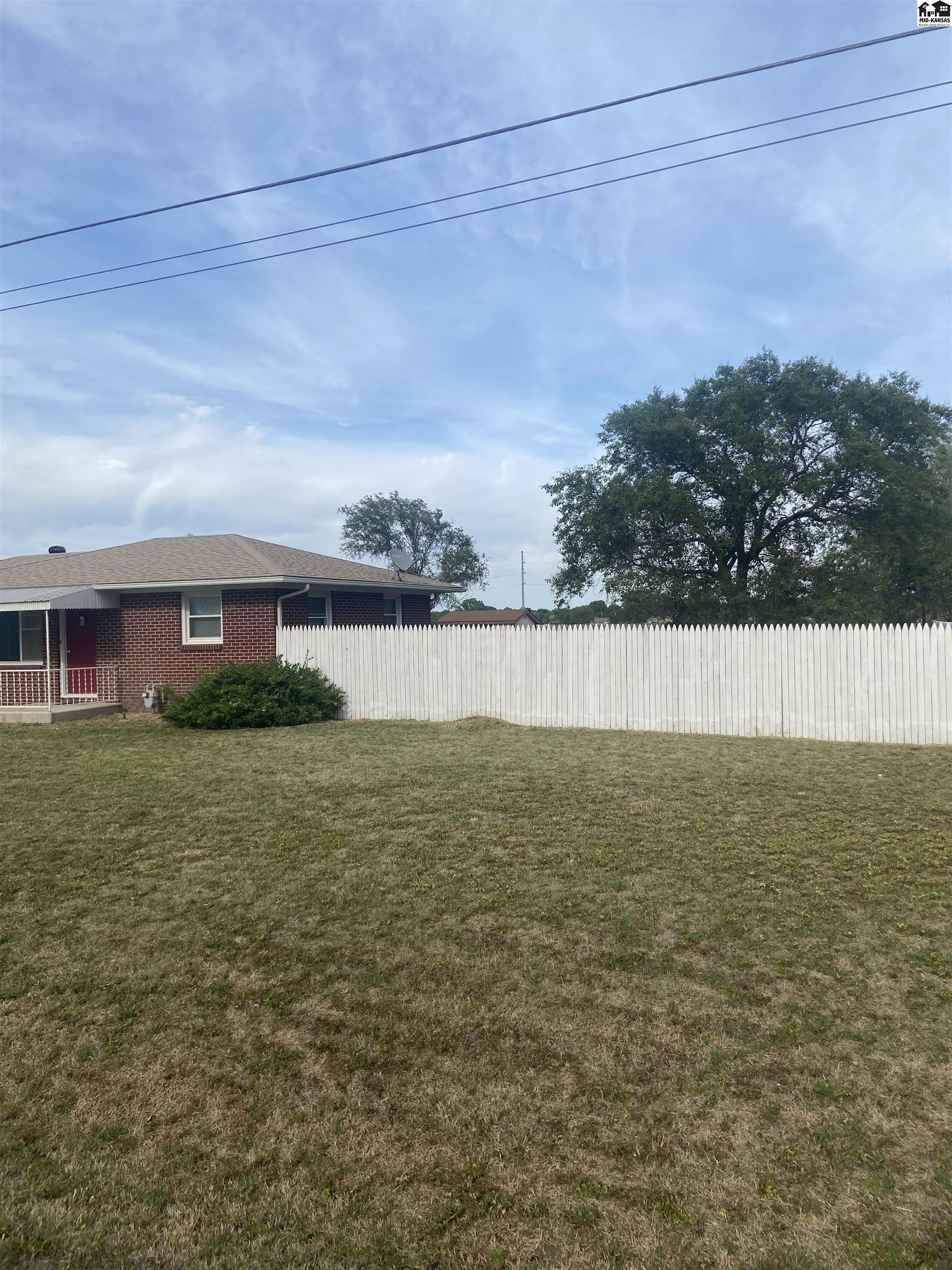 3124 N Stewart Street Hutchinson KS 67502