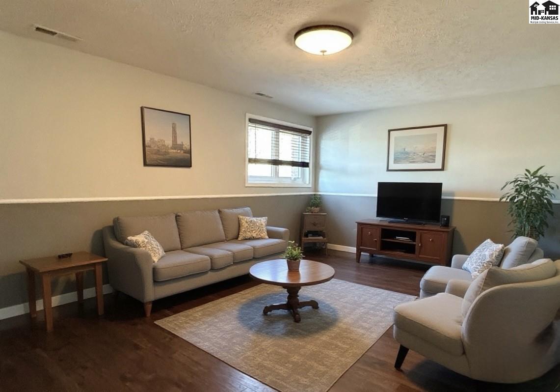 4108 Sherwood Drive Hutchinson KS 67502