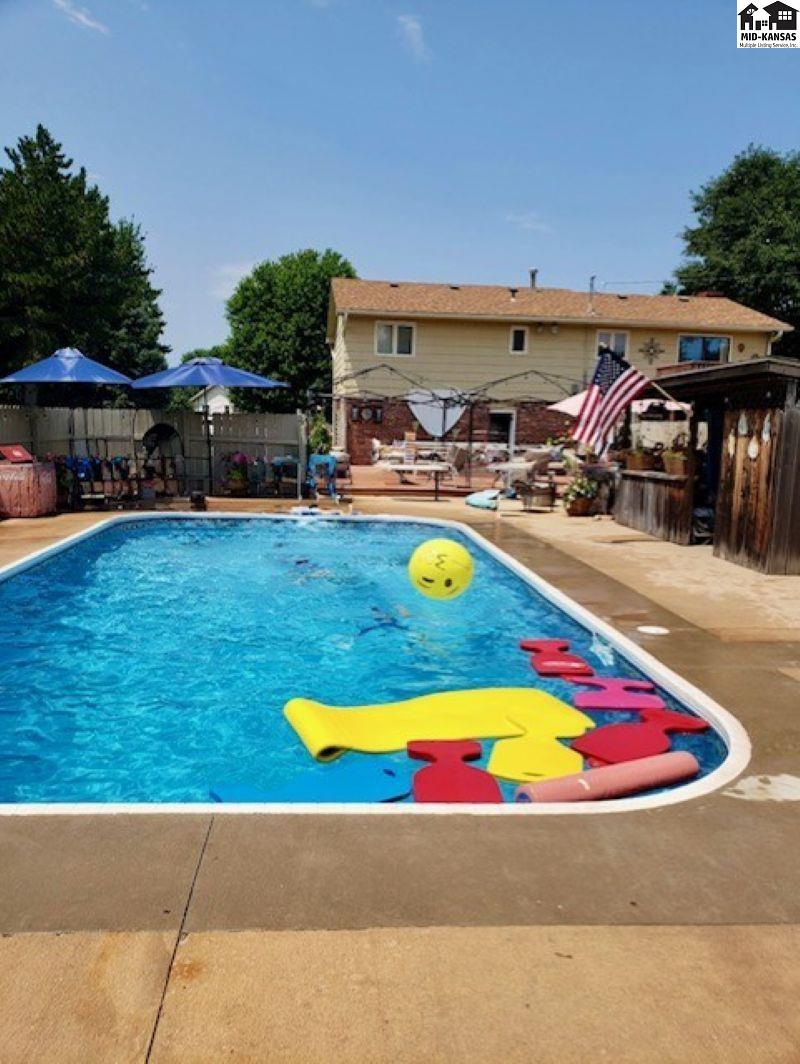 4108 Sherwood Drive Hutchinson KS 67502