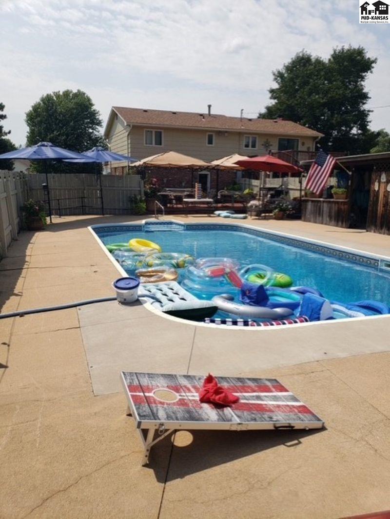 4108 Sherwood Drive Hutchinson KS 67502