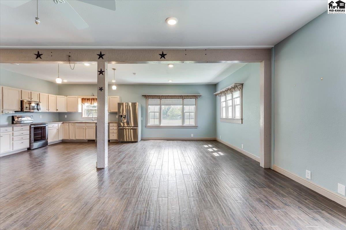 1006 E 69th Avenue Hutchinson KS 67502