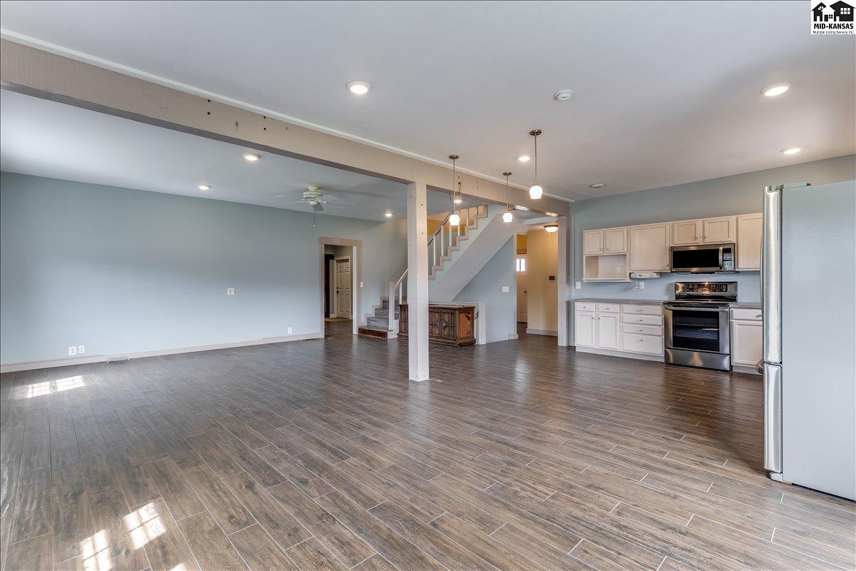 1006 E 69th Avenue Hutchinson KS 67502