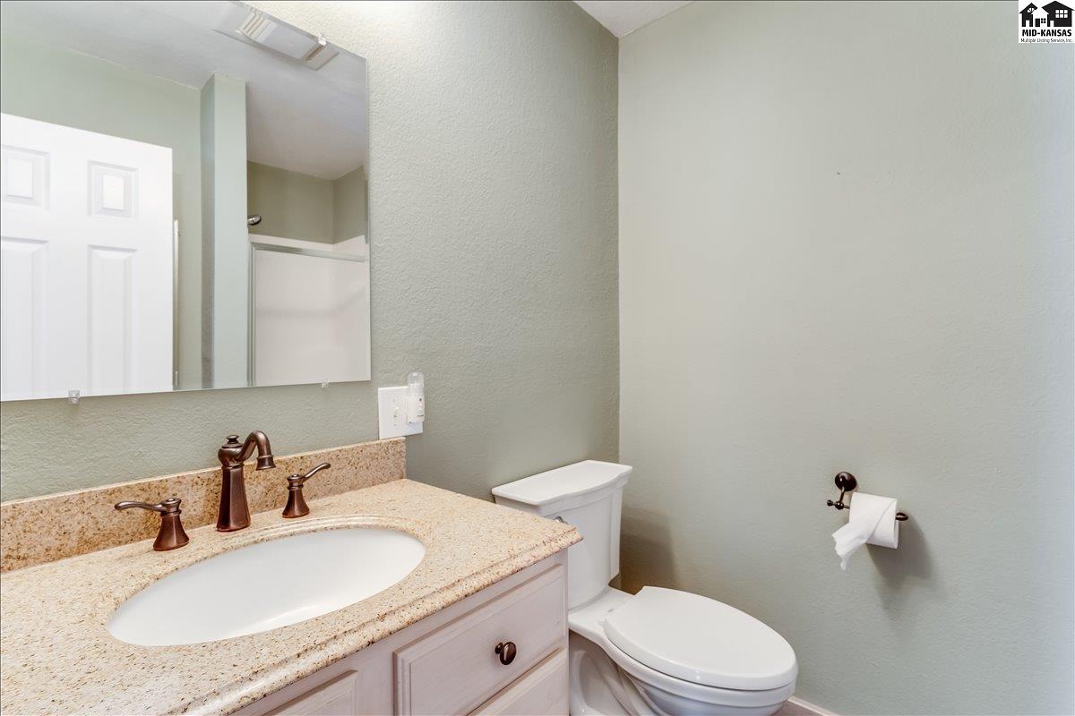 1006 E 69th Avenue Hutchinson KS 67502