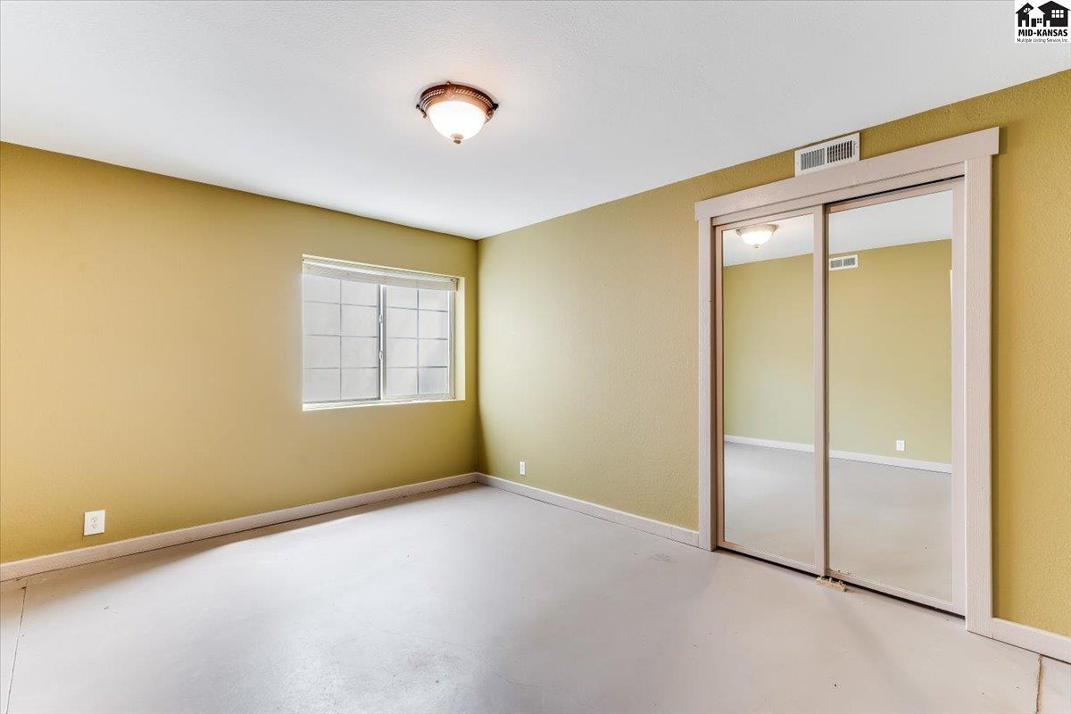 1006 E 69th Avenue Hutchinson KS 67502
