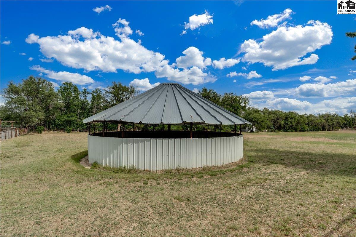 1006 E 69th Avenue Hutchinson KS 67502
