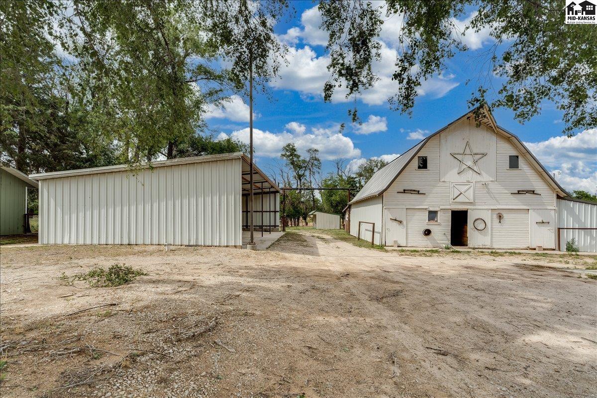 1006 E 69th Avenue Hutchinson KS 67502