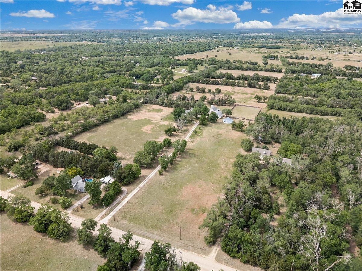 1006 E 69th Avenue Hutchinson KS 67502