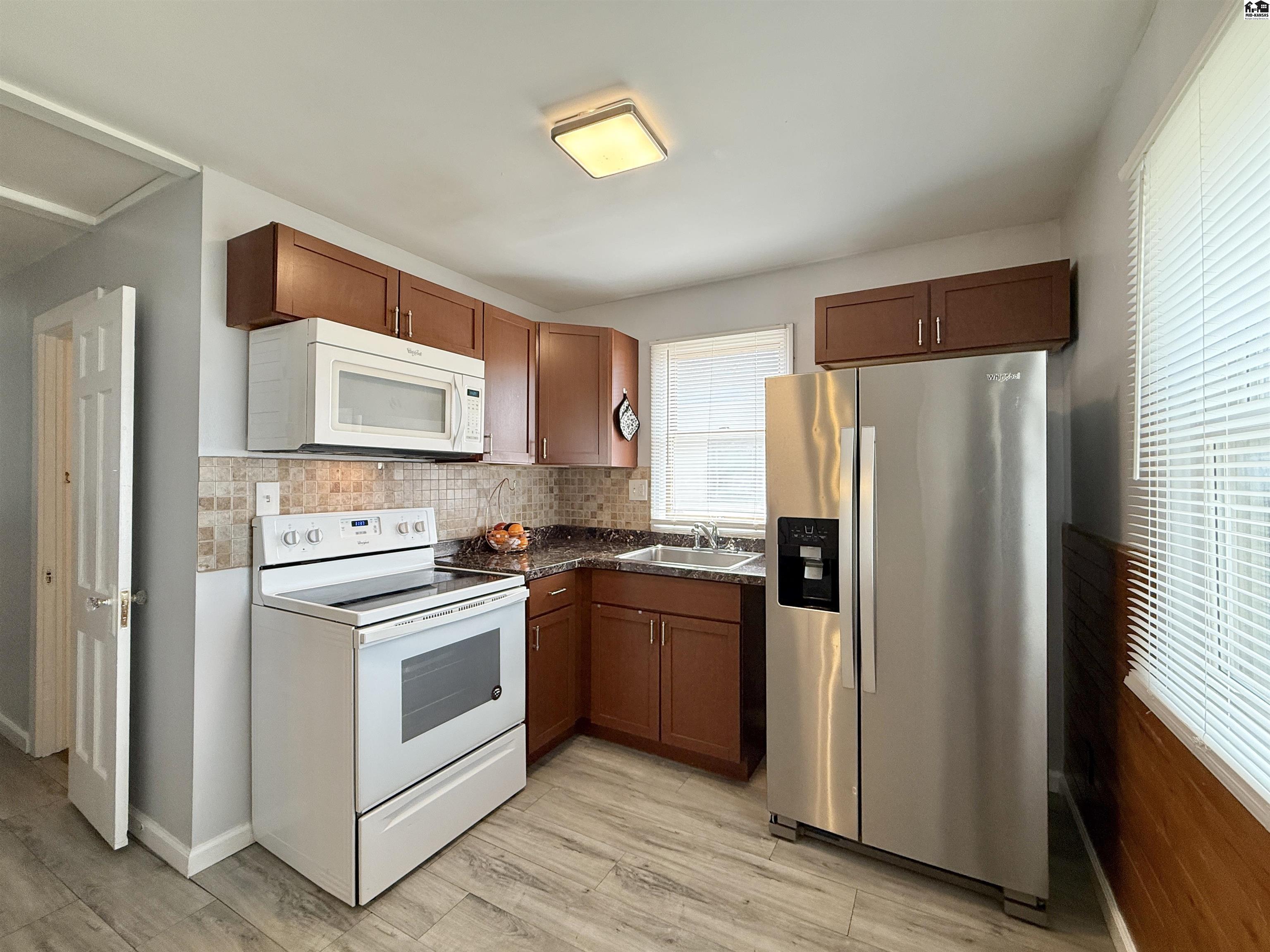 816 E 2nd Avenue Hutchinson KS 67501