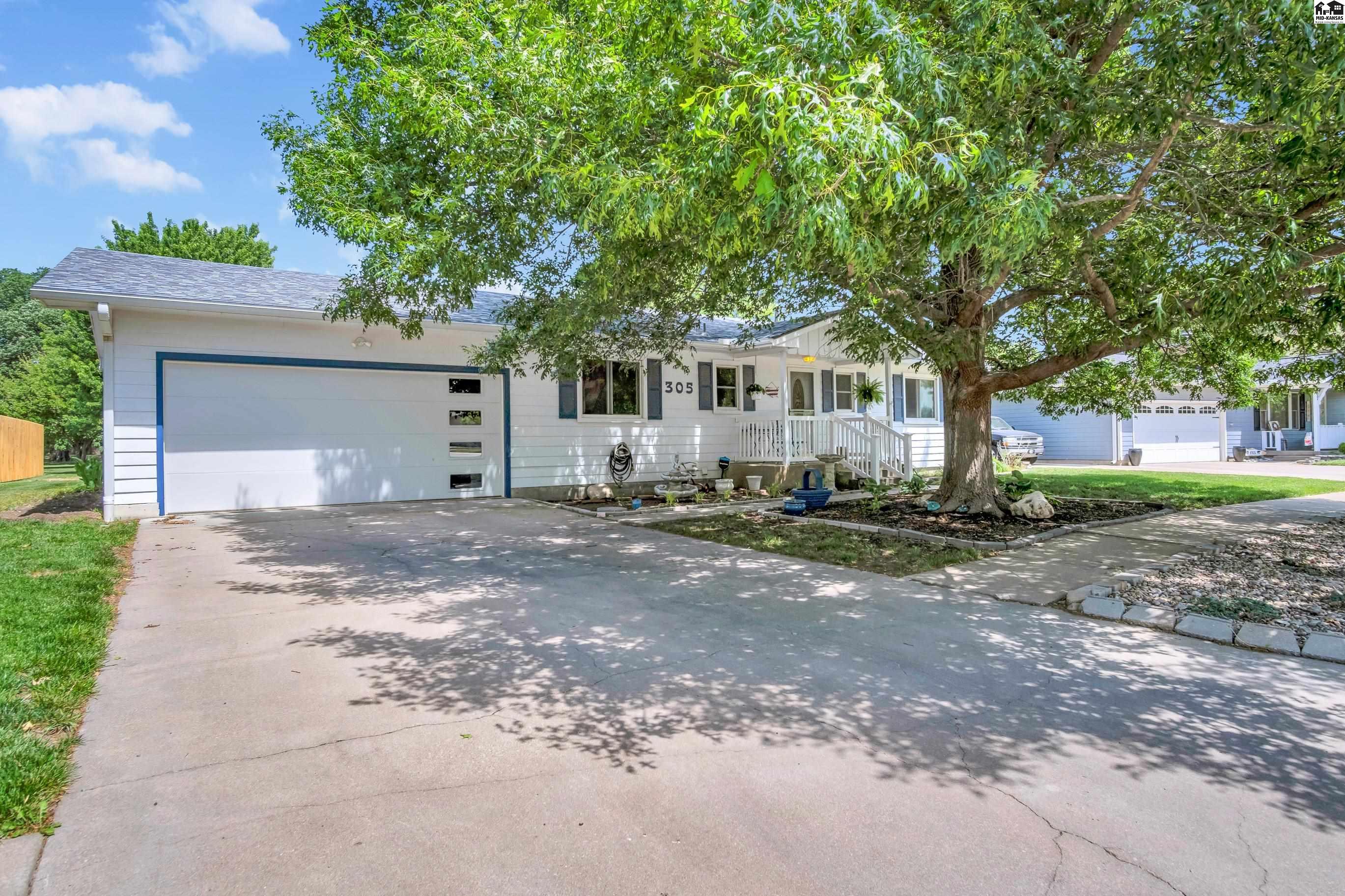 305 Oak Park Drive Mcpherson KS 67460