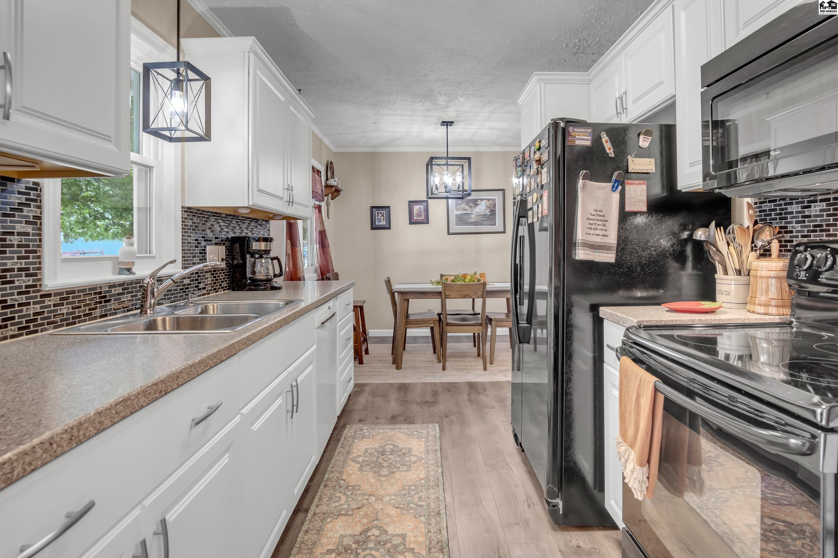 305 Oak Park Drive Mcpherson KS 67460
