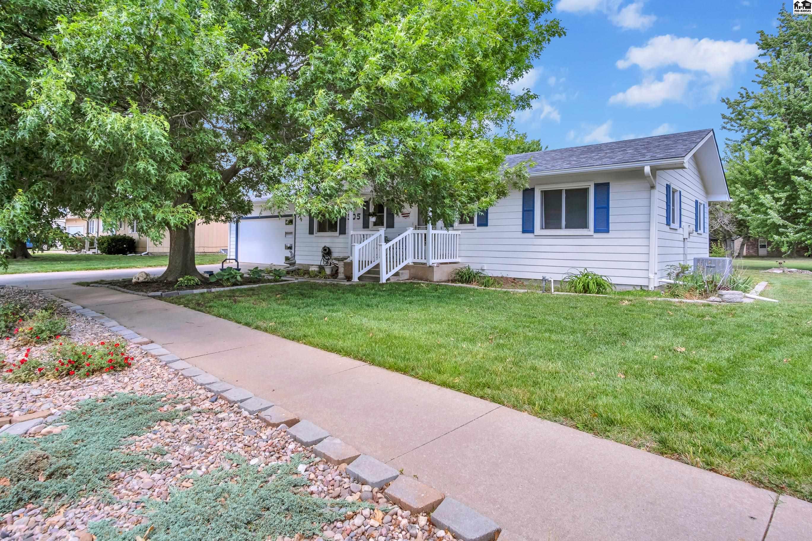 305 Oak Park Drive Mcpherson KS 67460