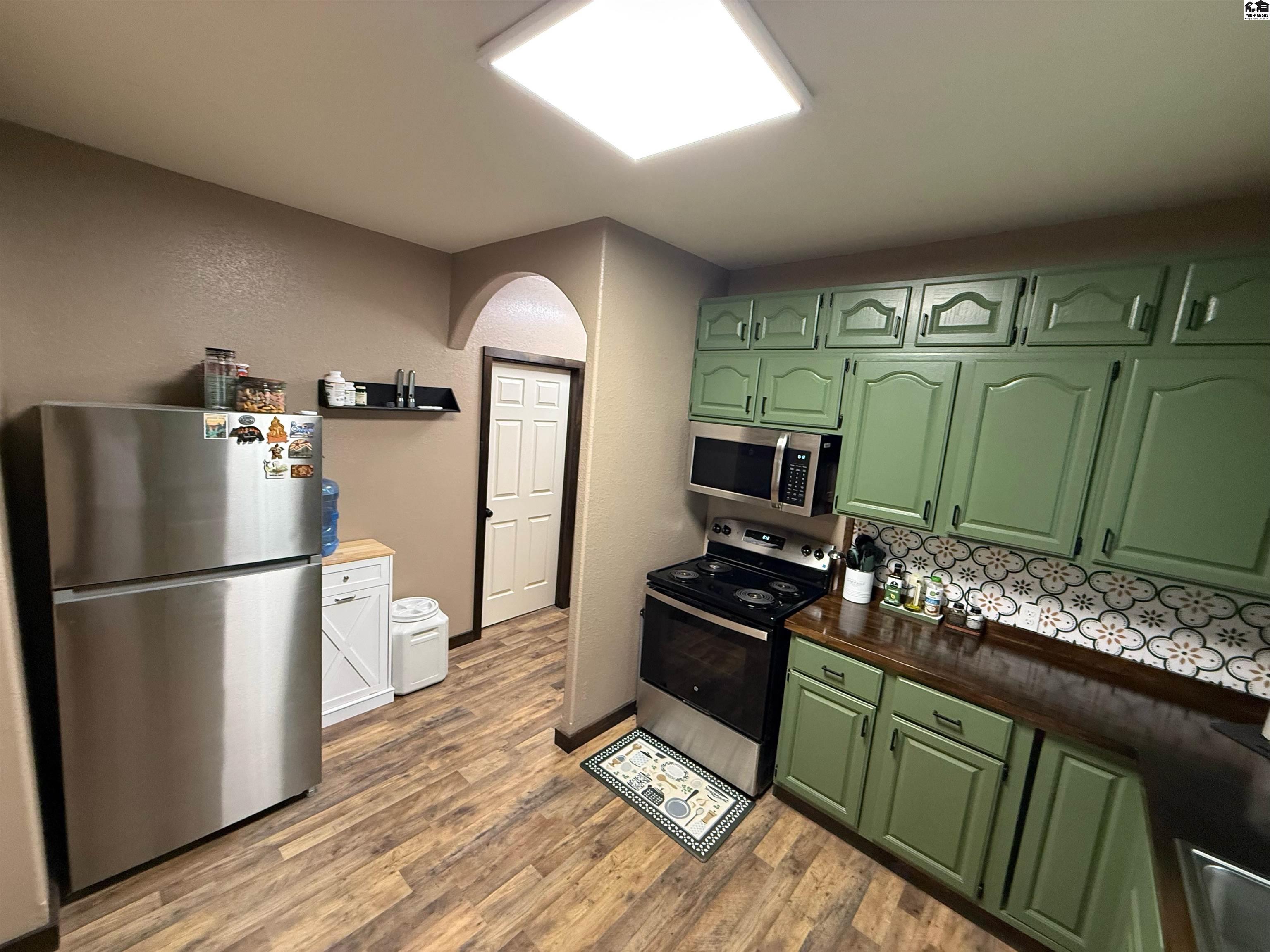 203 E E Blanchard South Hutchinson KS 67505