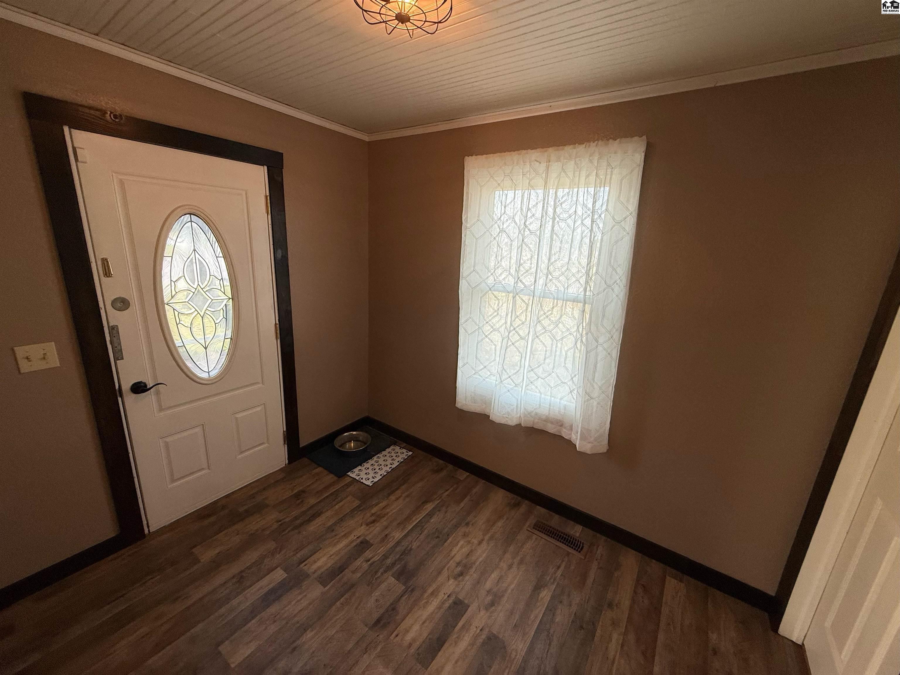 203 E E Blanchard South Hutchinson KS 67505