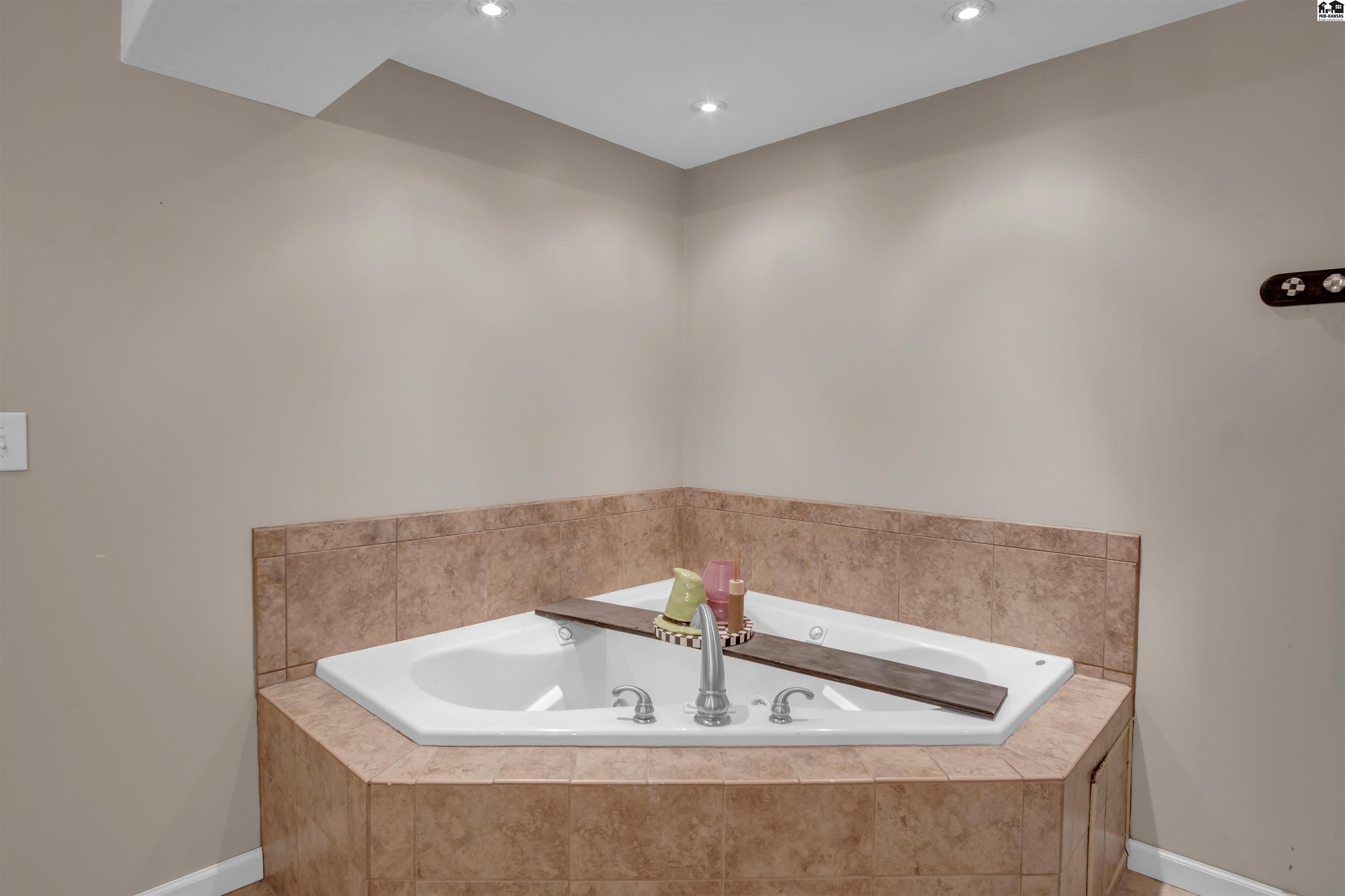 942 Sycamore Place Mcpherson KS 67460