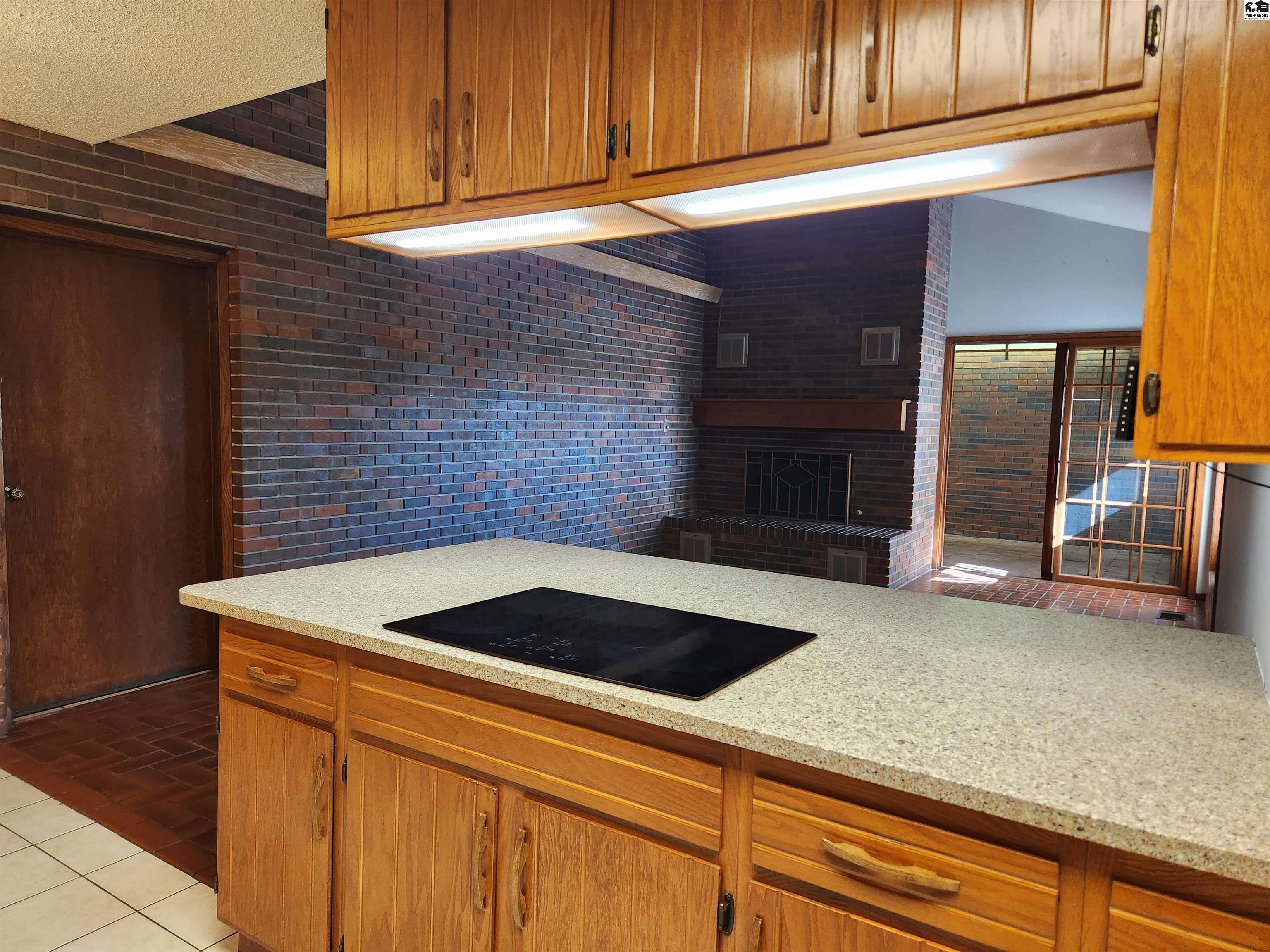 210 Cochise Trail Hutchinson KS 67502