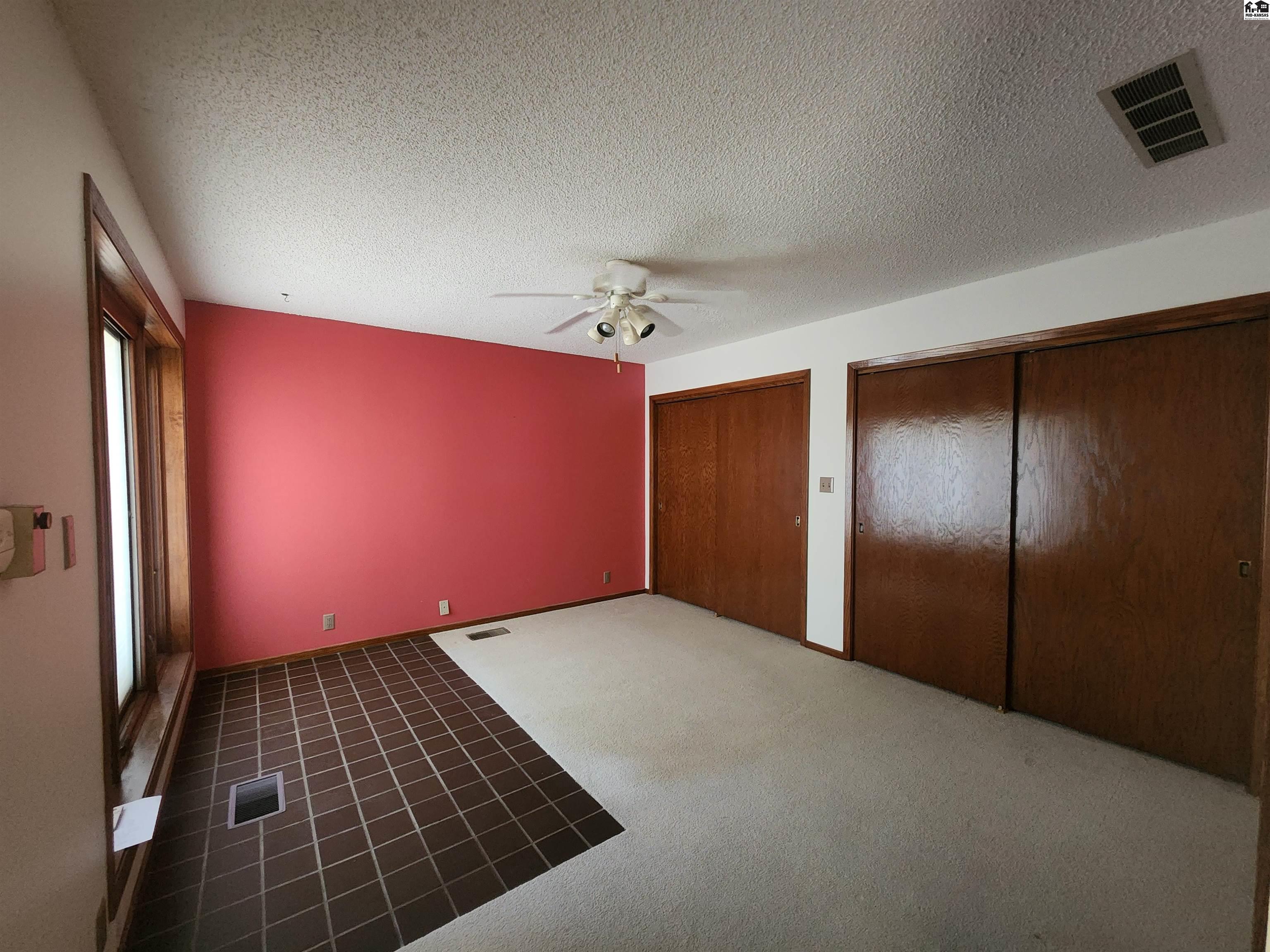 210 Cochise Trail Hutchinson KS 67502