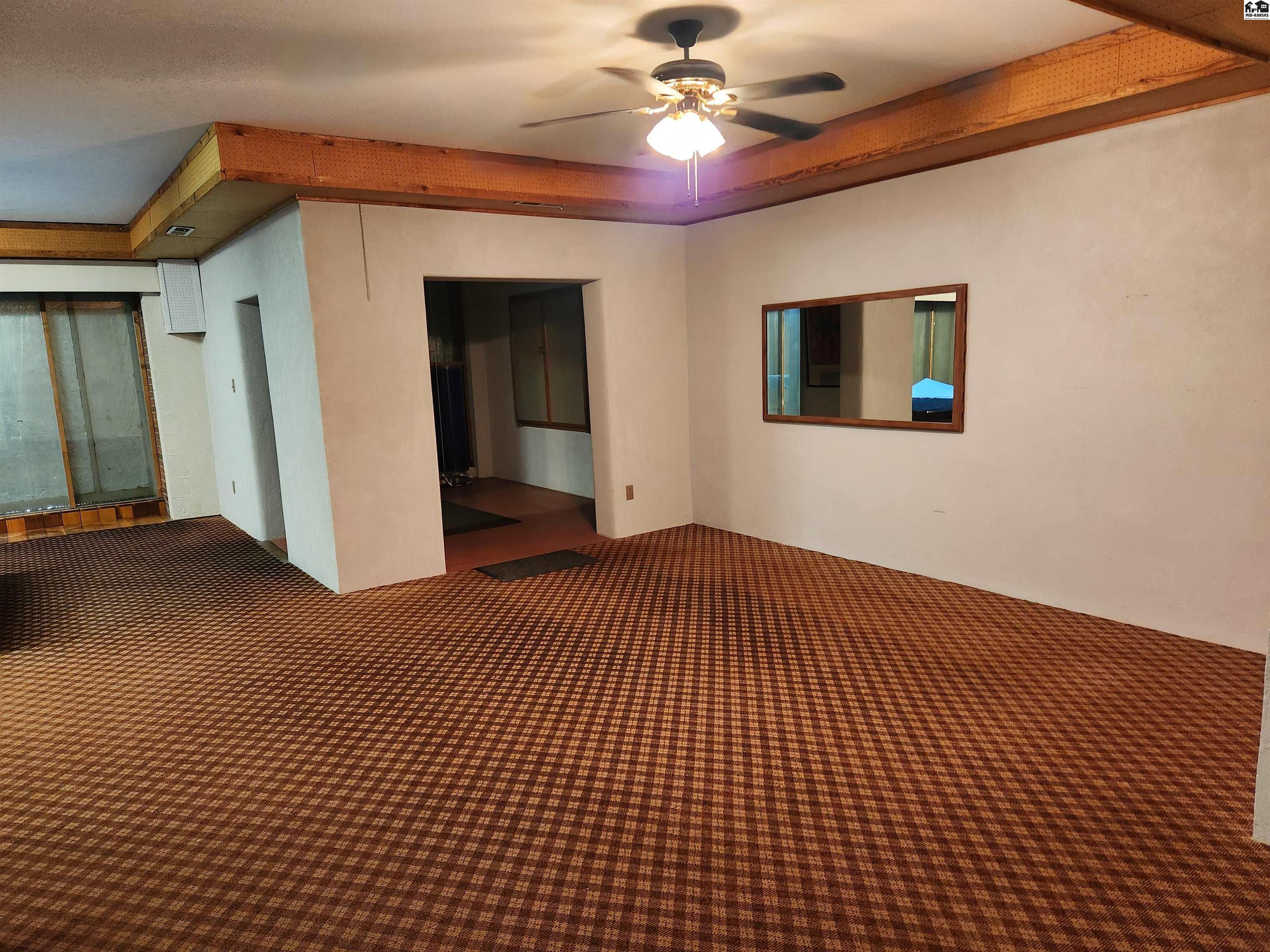 210 Cochise Trail Hutchinson KS 67502