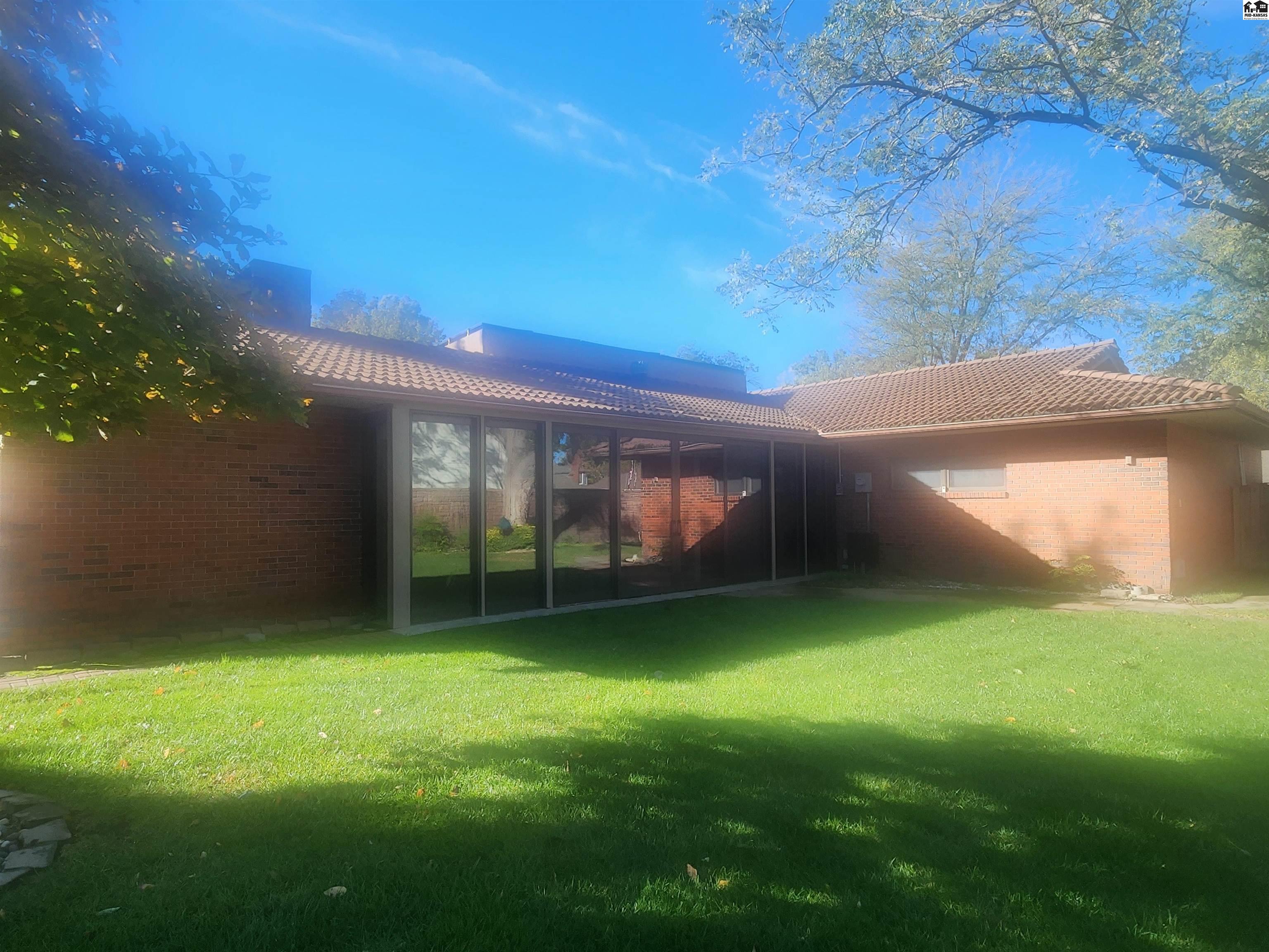 210 Cochise Trail Hutchinson KS 67502