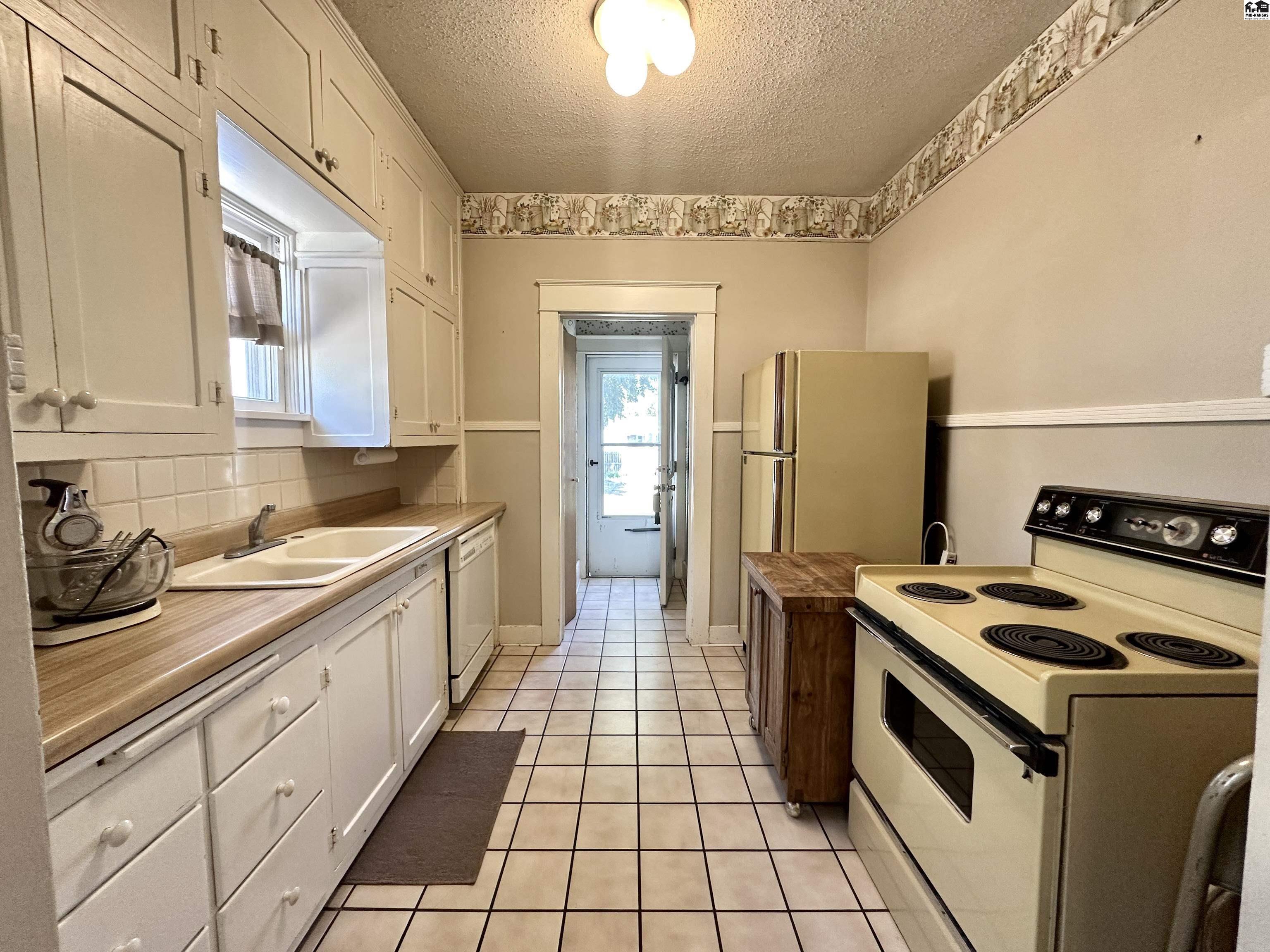 312 E 13th Avenue Hutchinson KS 67501