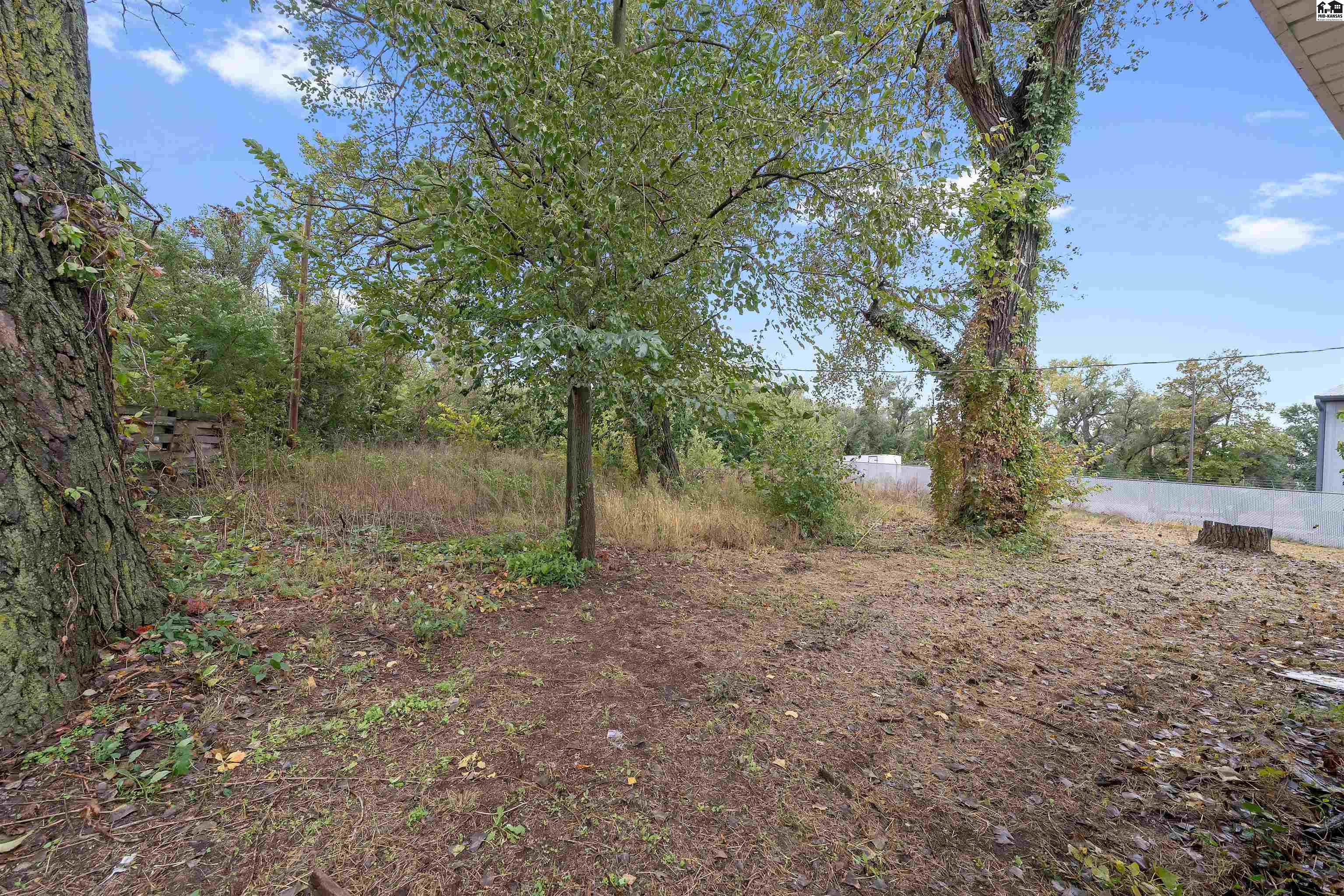 927 W 3rd Avenue Hutchinson KS 67501