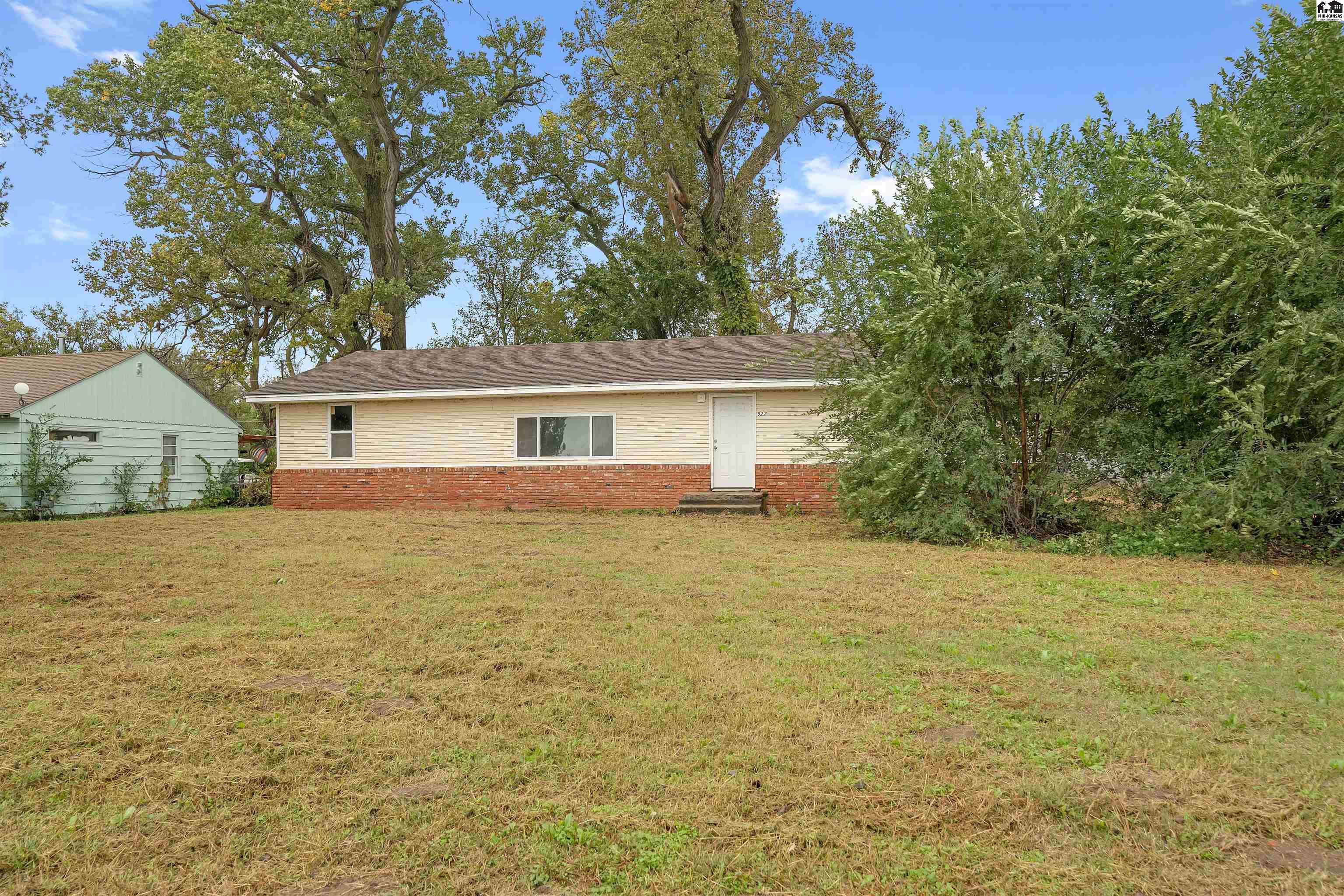 927 W 3rd Avenue Hutchinson KS 67501