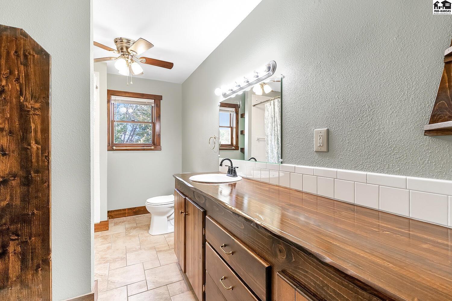 5517 E 17th Avenue Hutchinson KS 67501