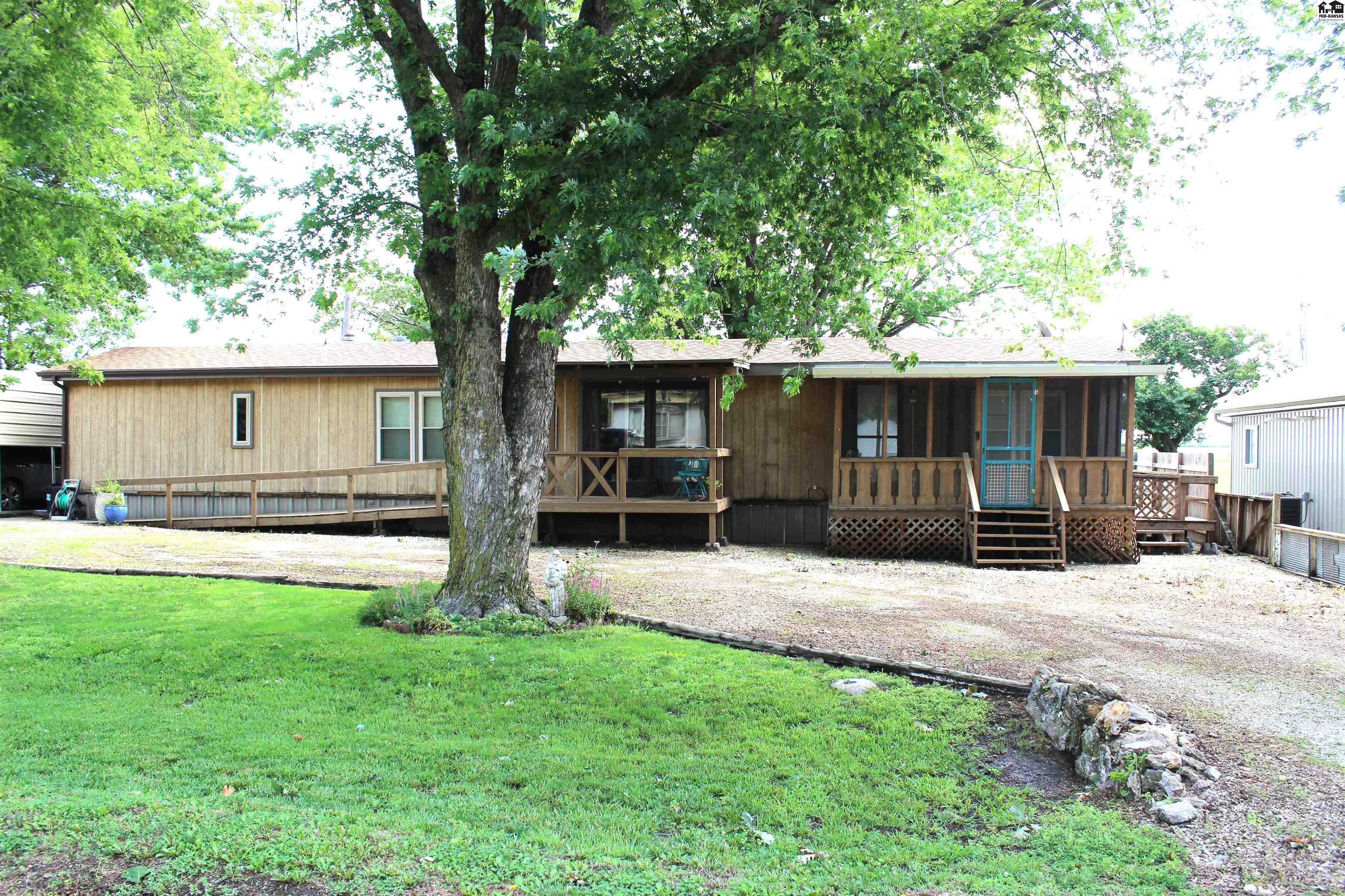 2154 Schlotthauer Drive Marion KS 66861