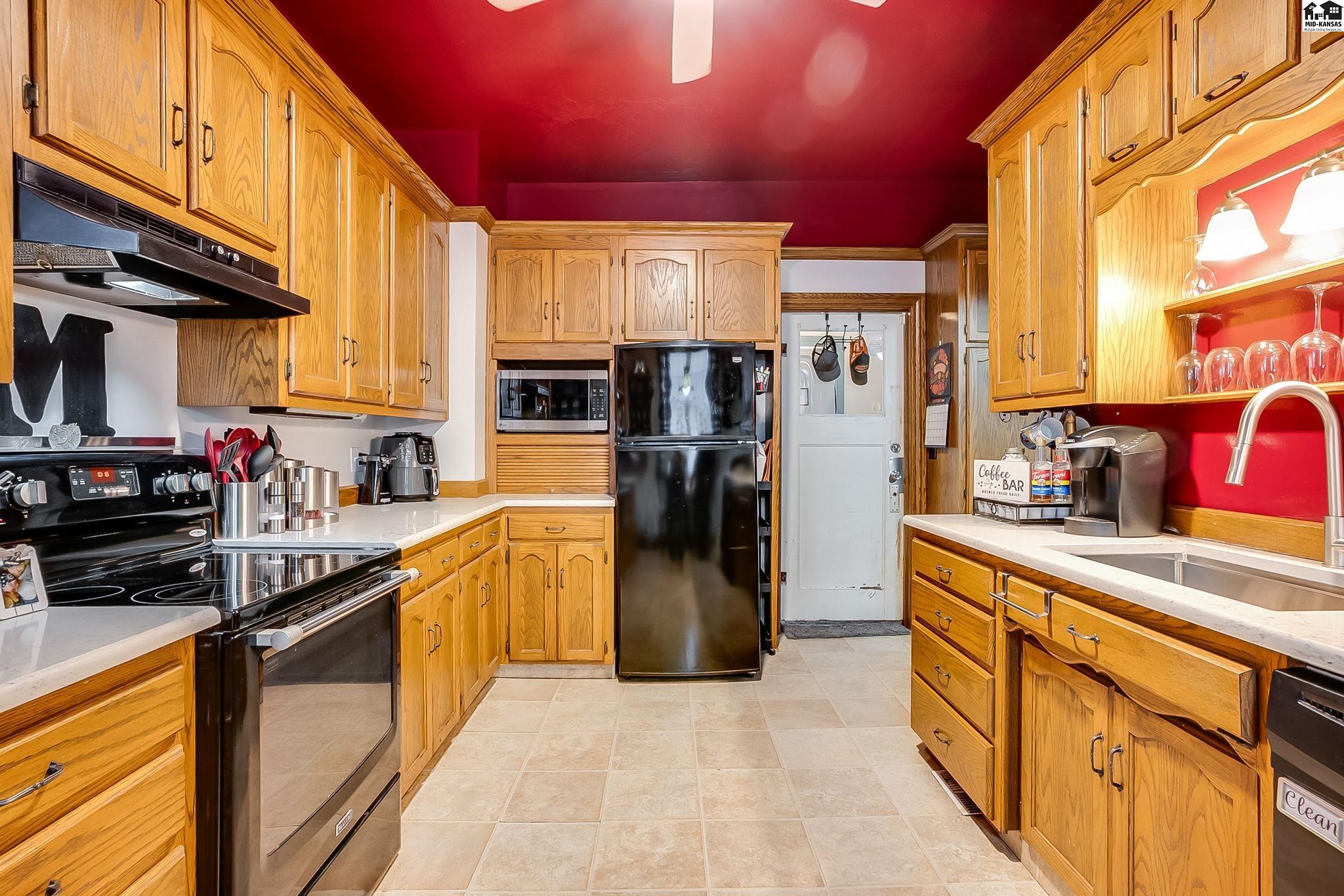 214 W 11th Avenue Hutchinson KS 67502