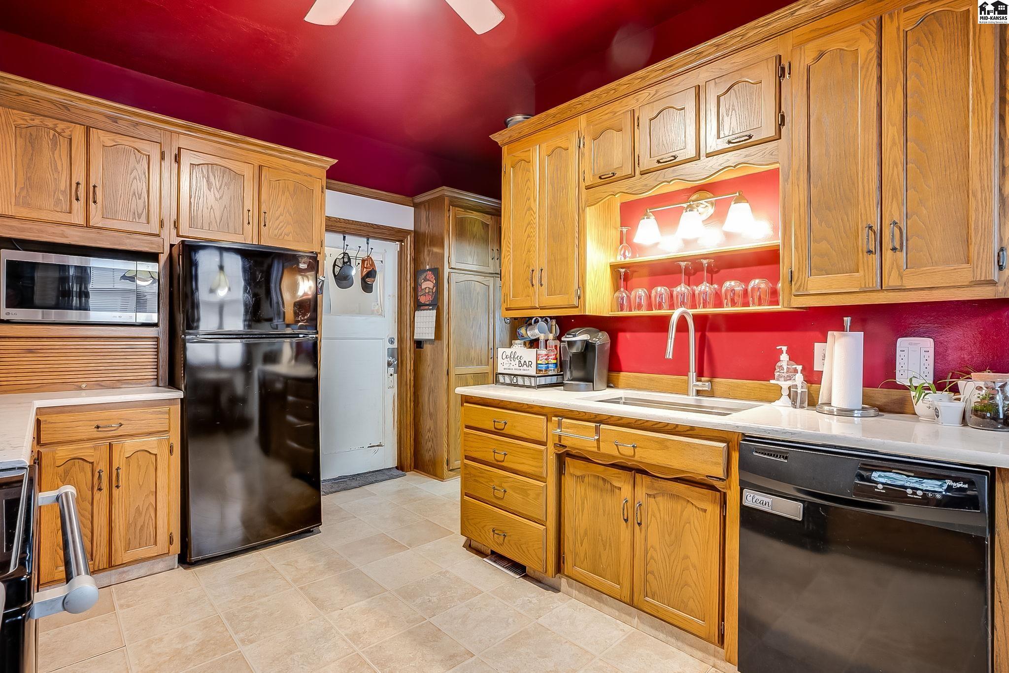 214 W 11th Avenue Hutchinson KS 67502