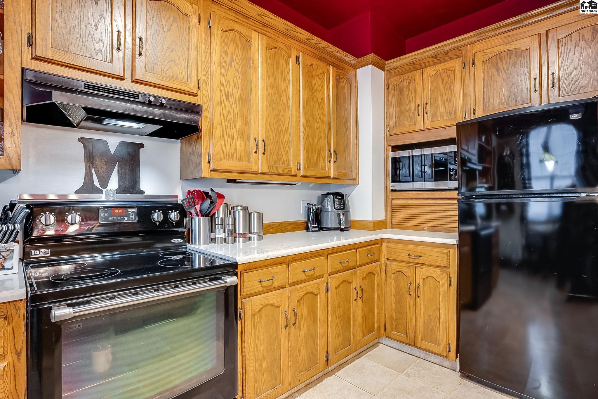 214 W 11th Avenue Hutchinson KS 67502