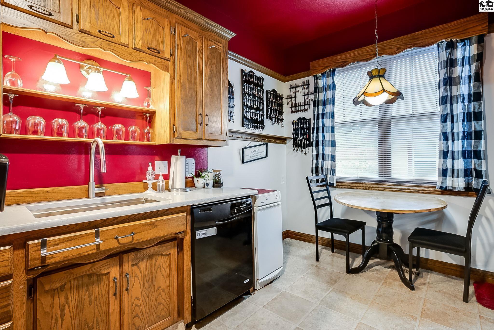 214 W 11th Avenue Hutchinson KS 67502