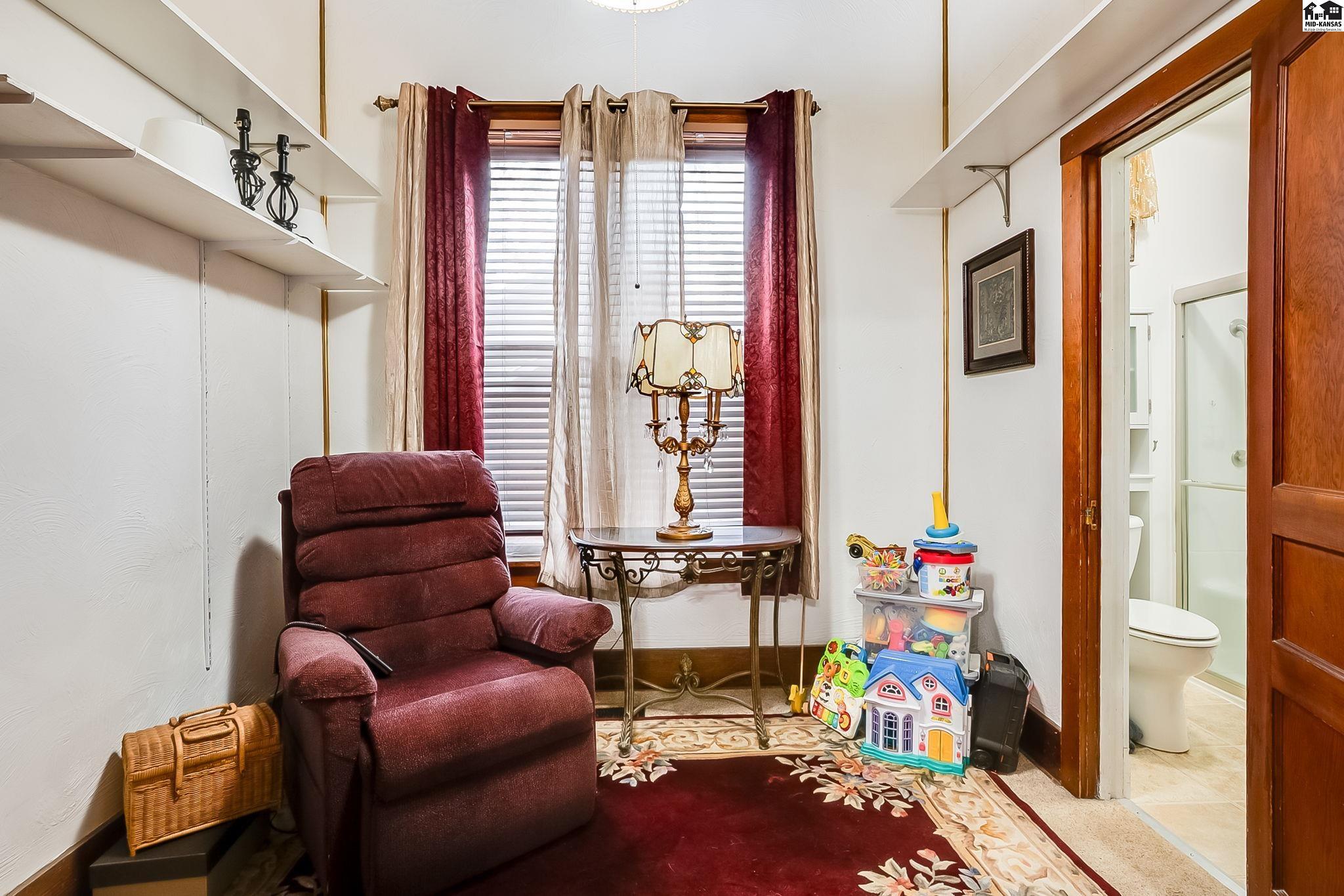 214 W 11th Avenue Hutchinson KS 67502