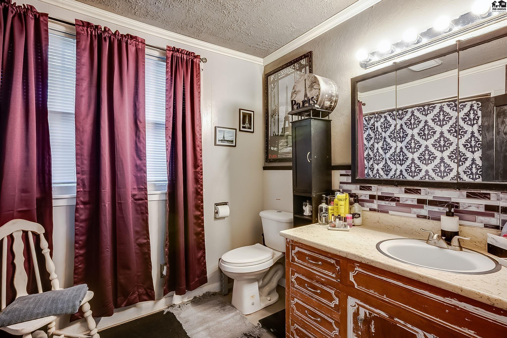 214 W 11th Avenue Hutchinson KS 67502