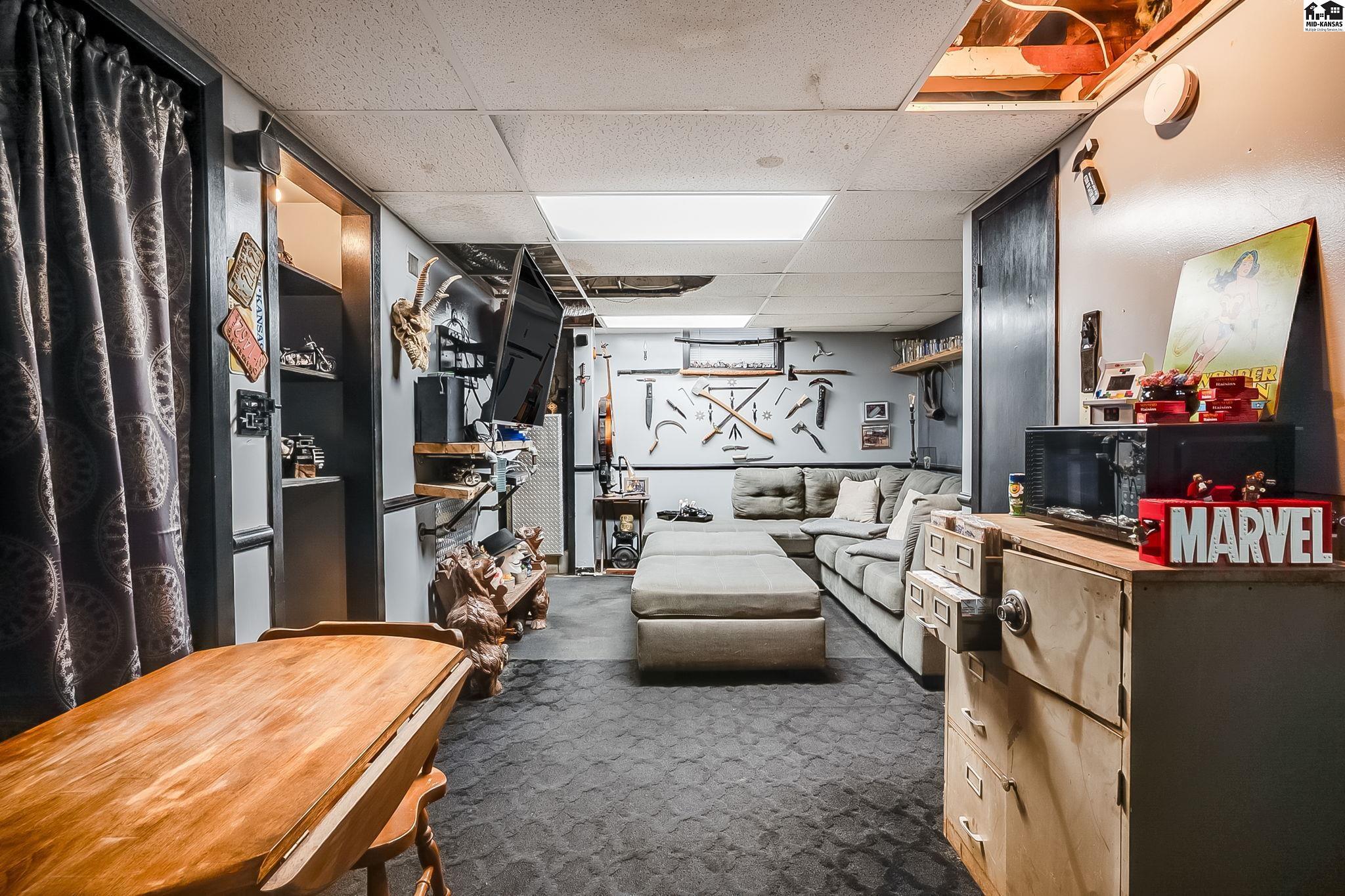 214 W 11th Avenue Hutchinson KS 67502