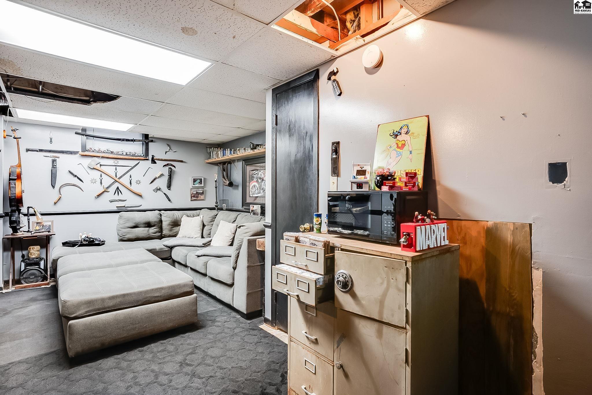 214 W 11th Avenue Hutchinson KS 67502