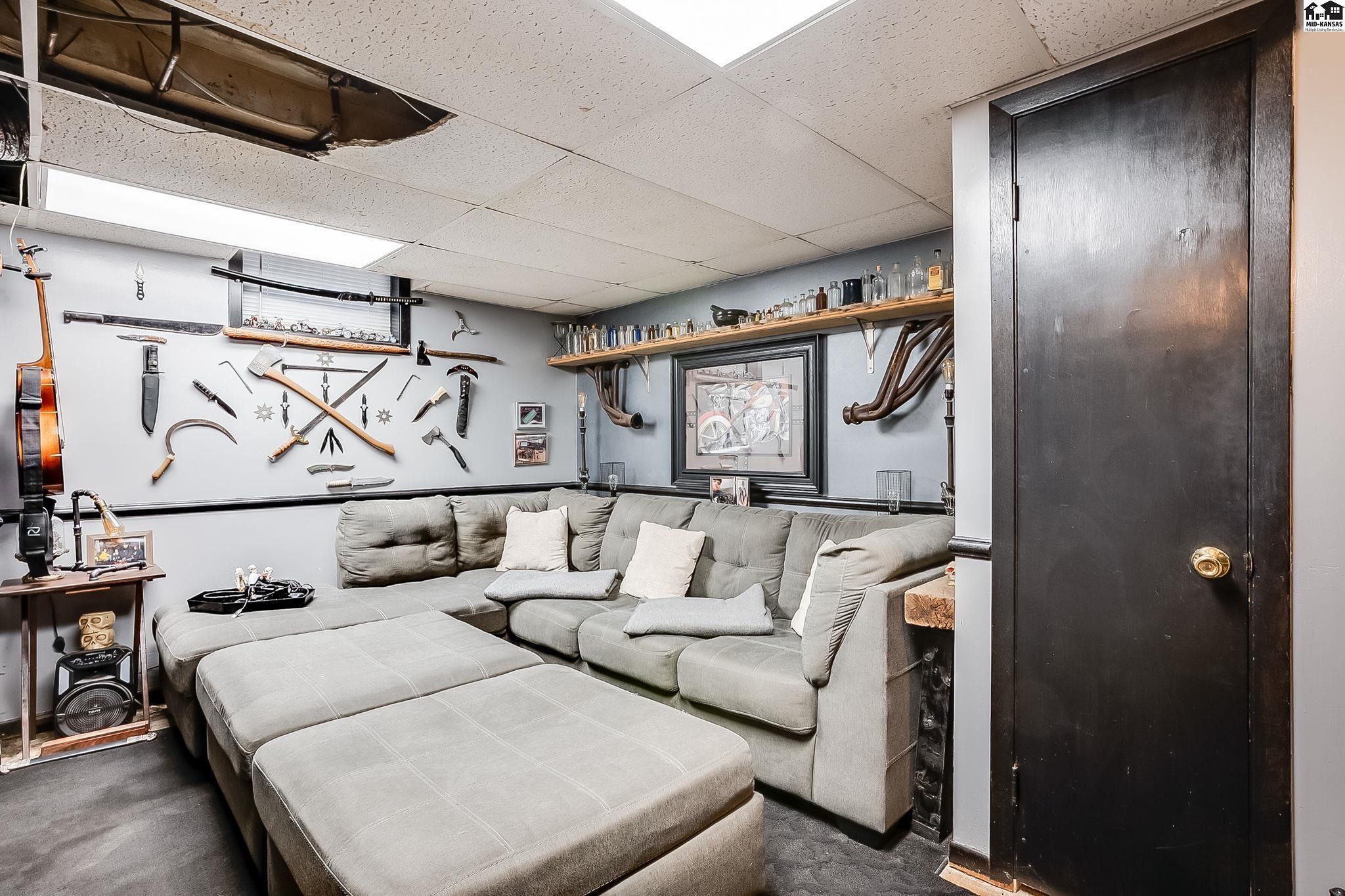 214 W 11th Avenue Hutchinson KS 67502